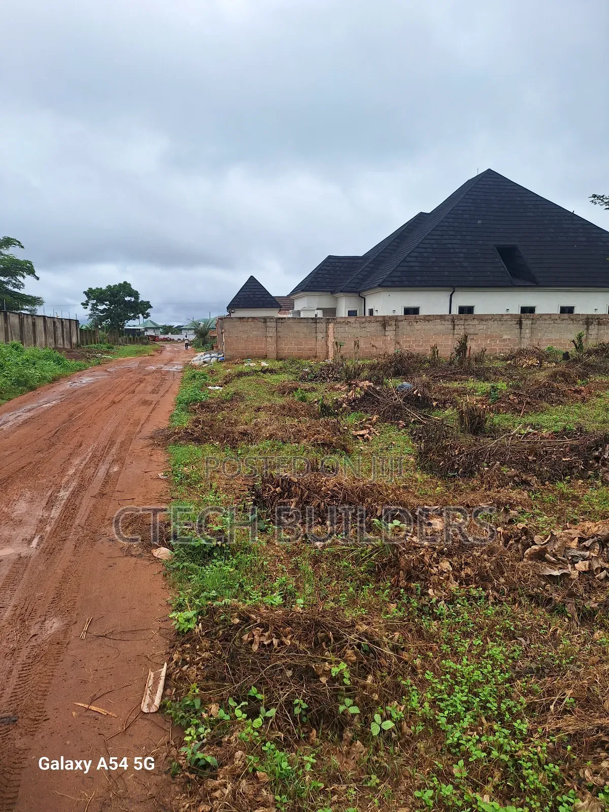 Distress 100x100. 200ft Off Ohen, Okhuoromi, Airport Road