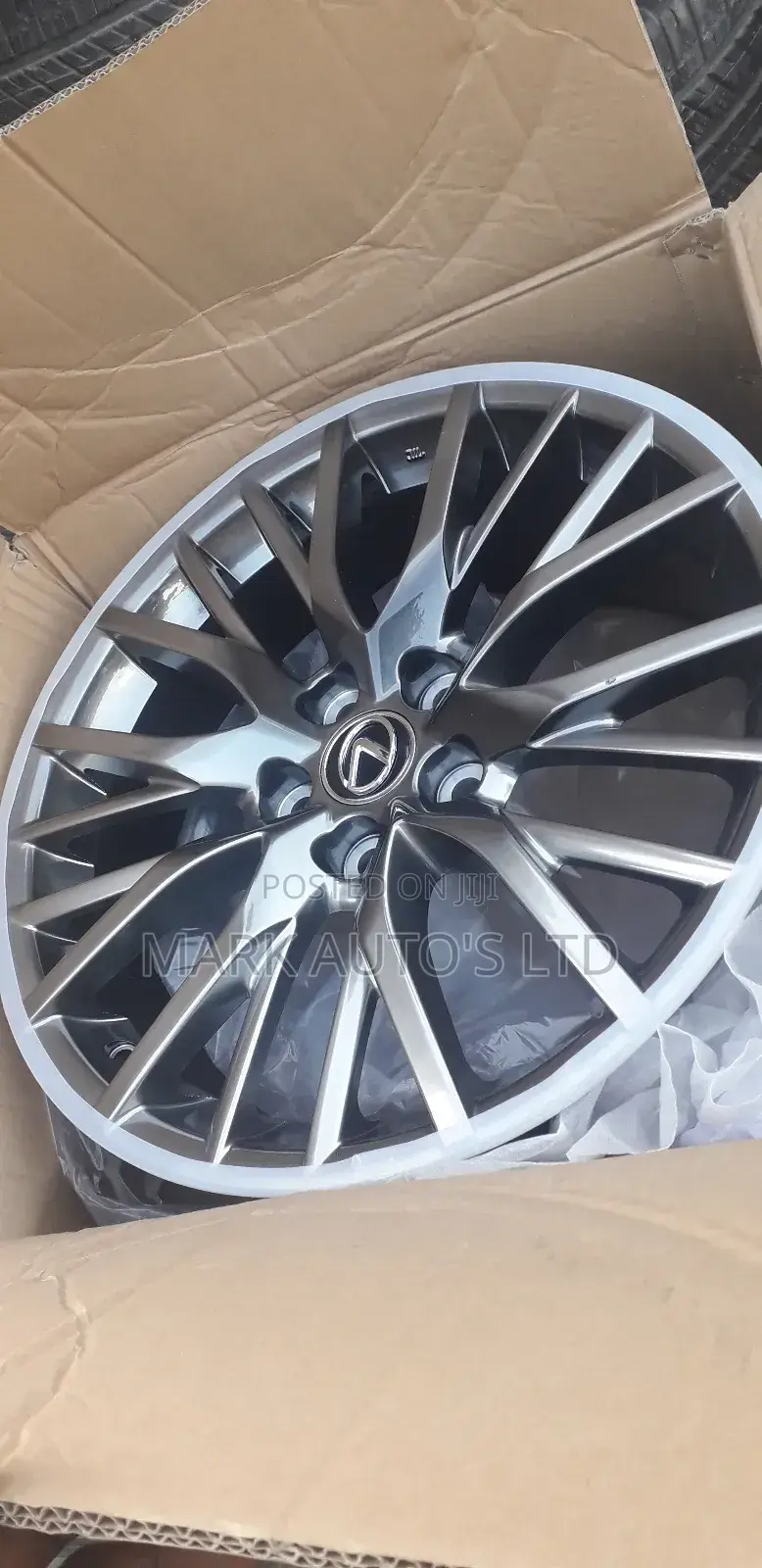 20inches and 18inches Lexus Rx350