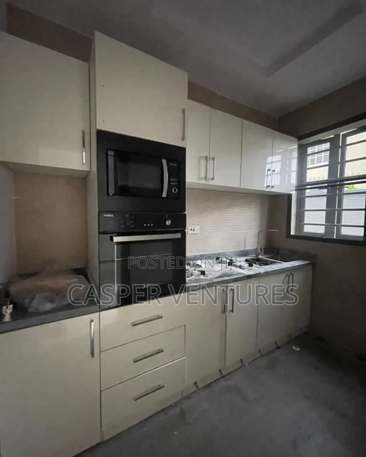 1bdrm Room & Parlour in Elegushi for sale