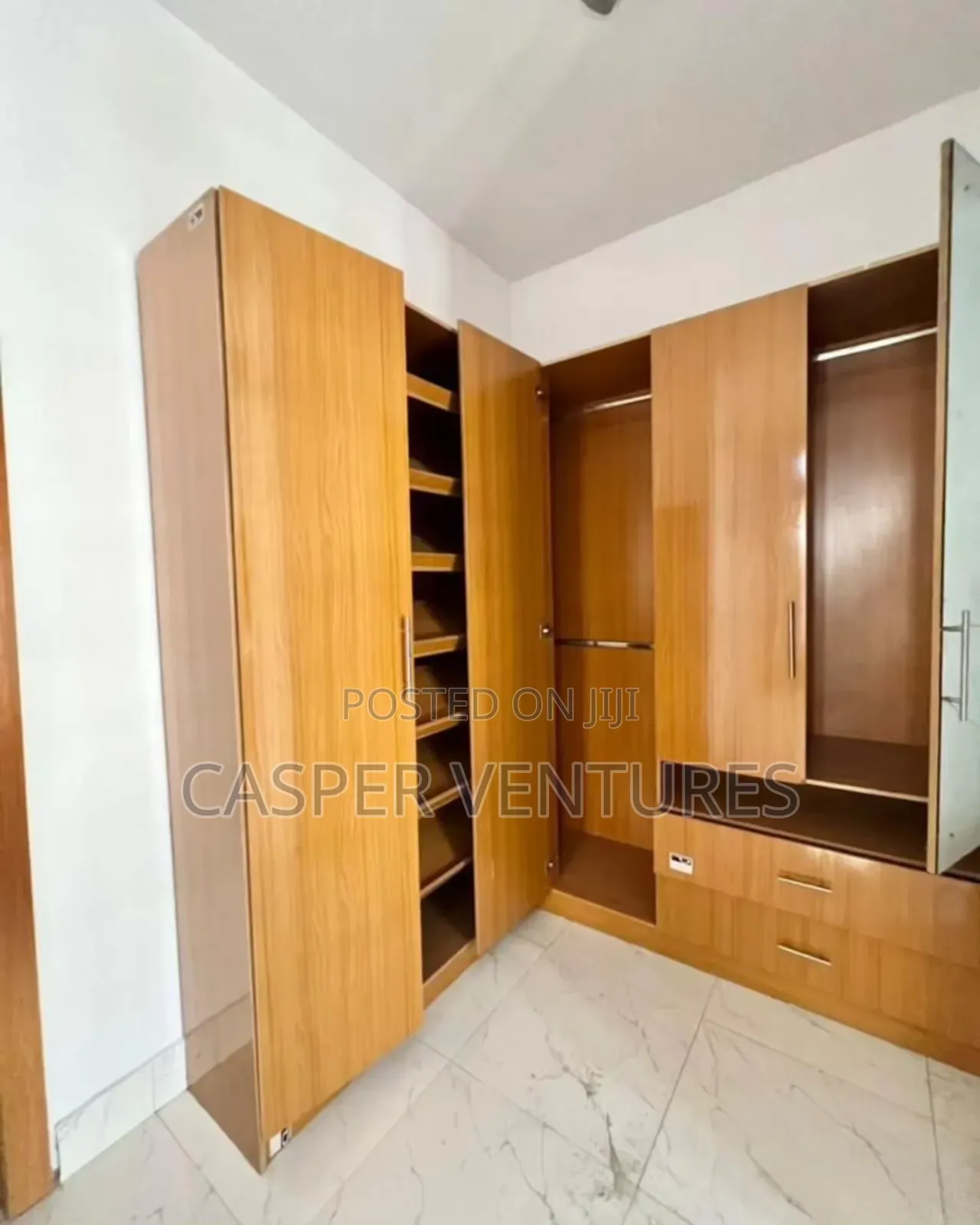 1bdrm Shared Apartment in Gra, Ikota for rent