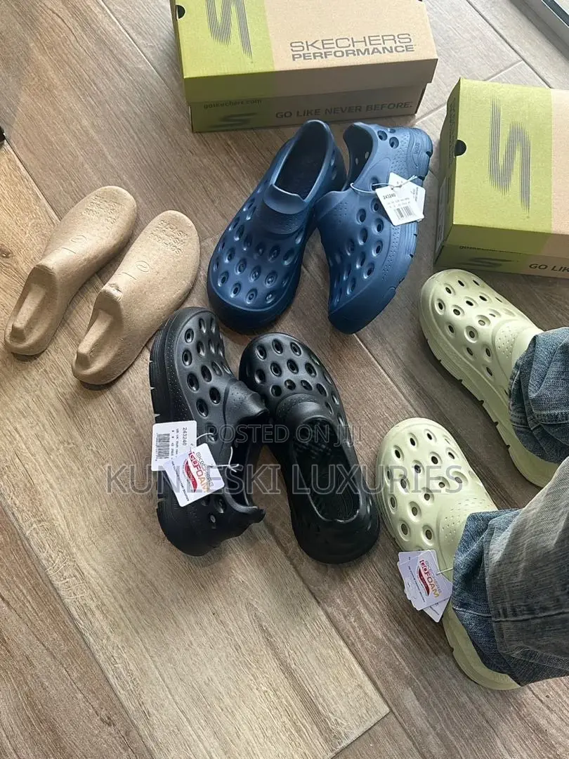 Original Skechers Foam Runners