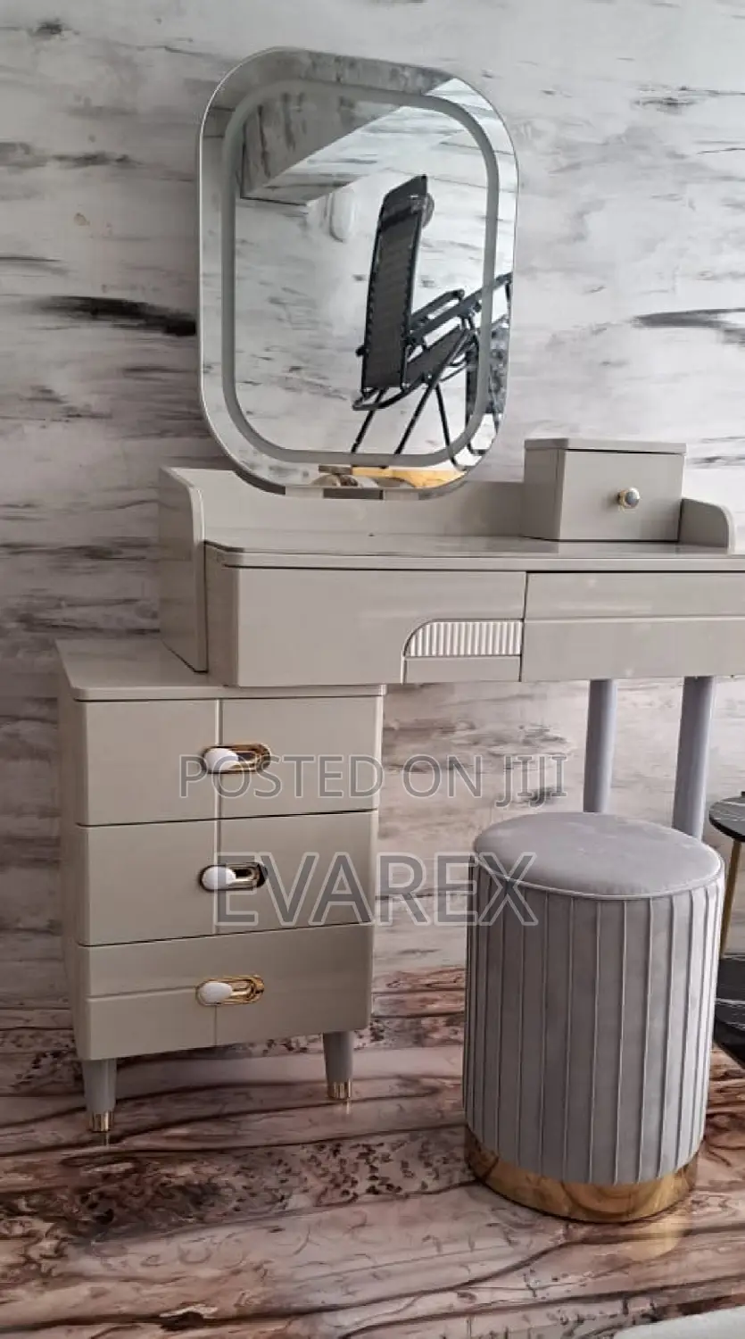 Luxury Standing Cabinet Shelve Mirror With Drawer