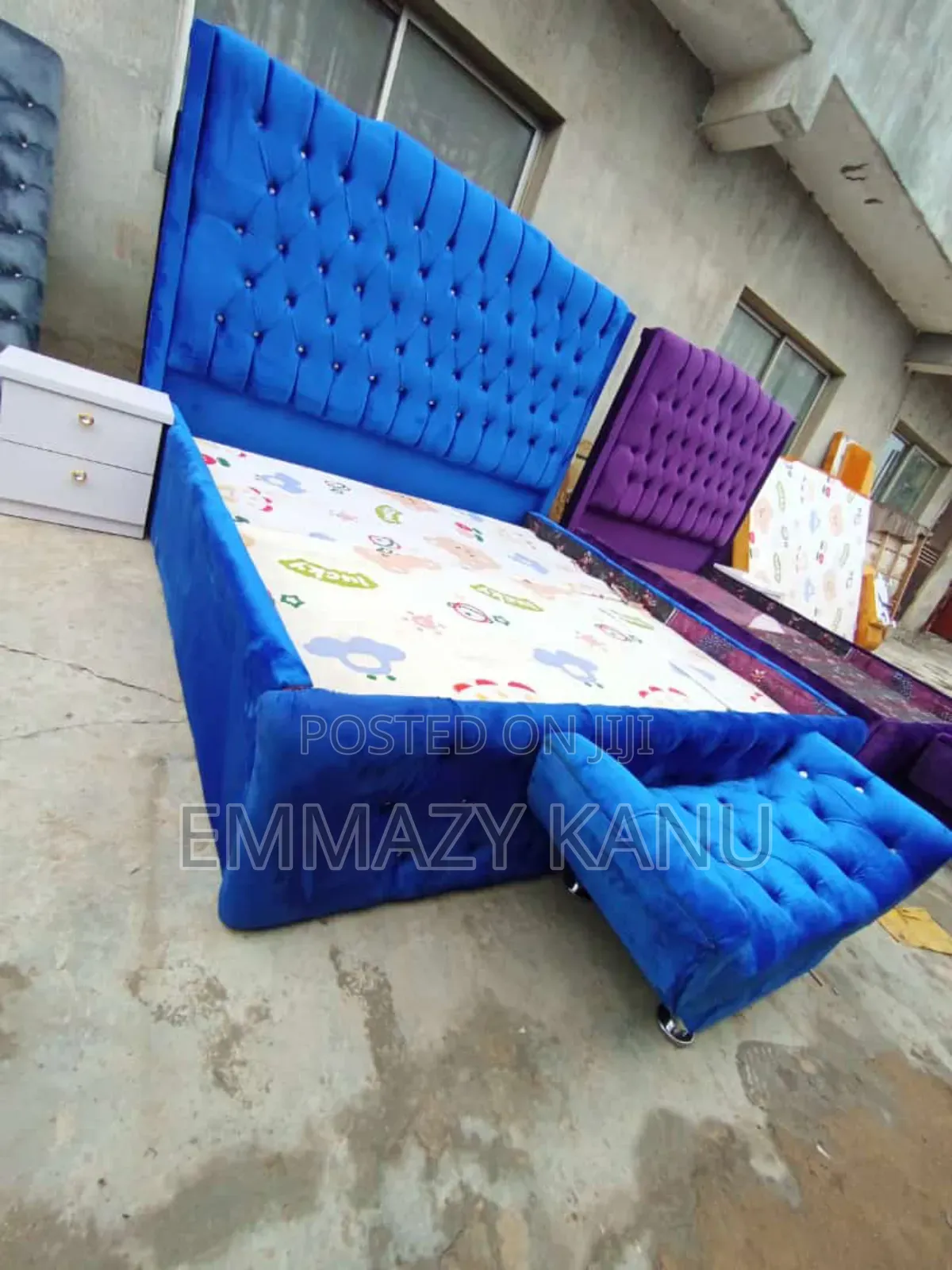 6x6 Bedframe With Ottoman and One Side Drawer