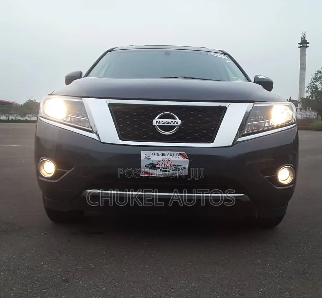 Nissan Pathfinder Platinum 4dr SUV 4WD (3.5L 6cyl CVT) 2014 Gray
