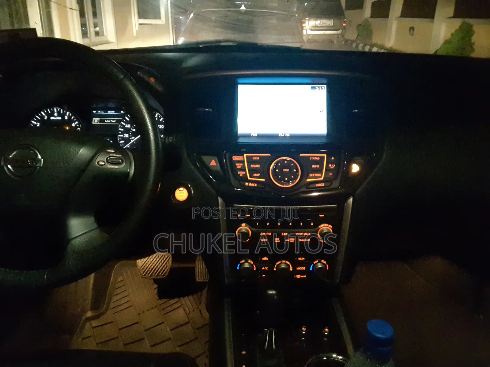 Nissan Pathfinder Platinum 4dr SUV 4WD (3.5L 6cyl CVT) 2014 Gray