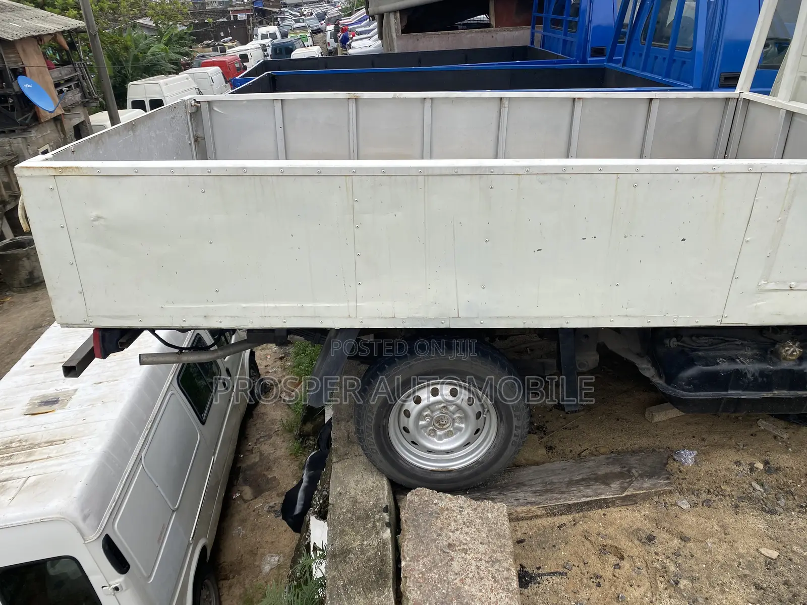 Mitsubishi Delica Truck