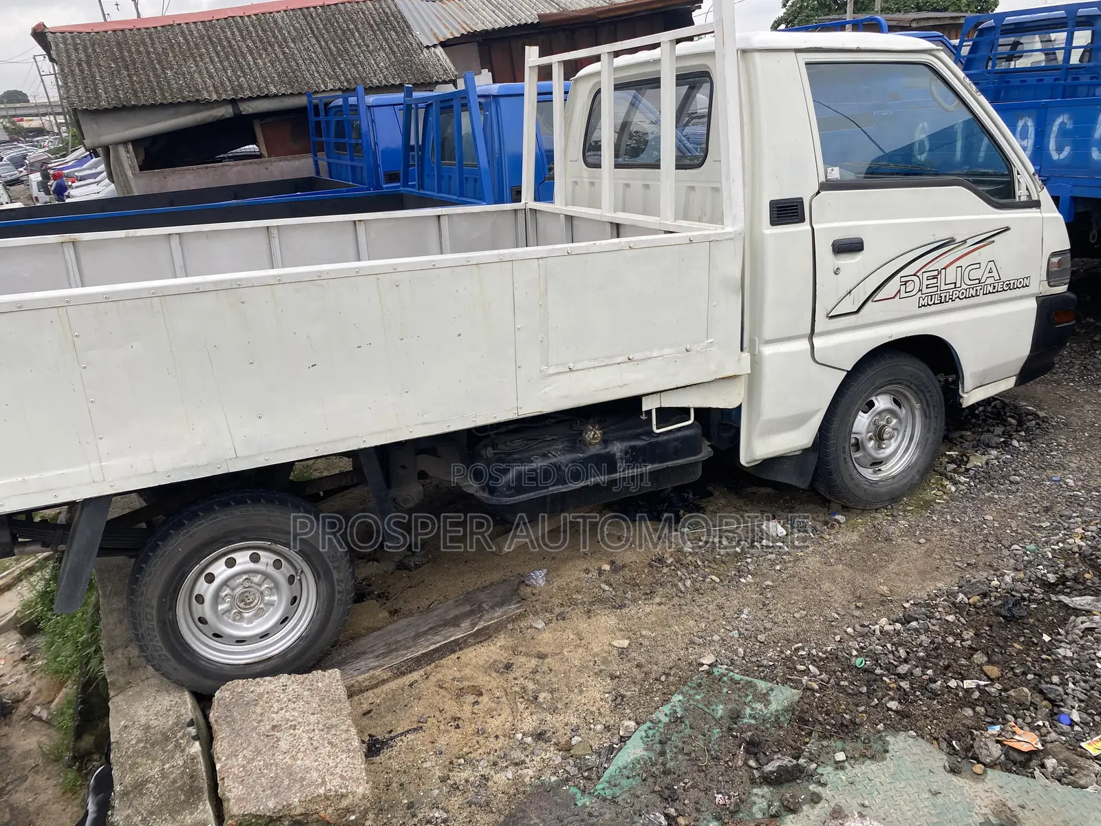 Mitsubishi Delica Truck