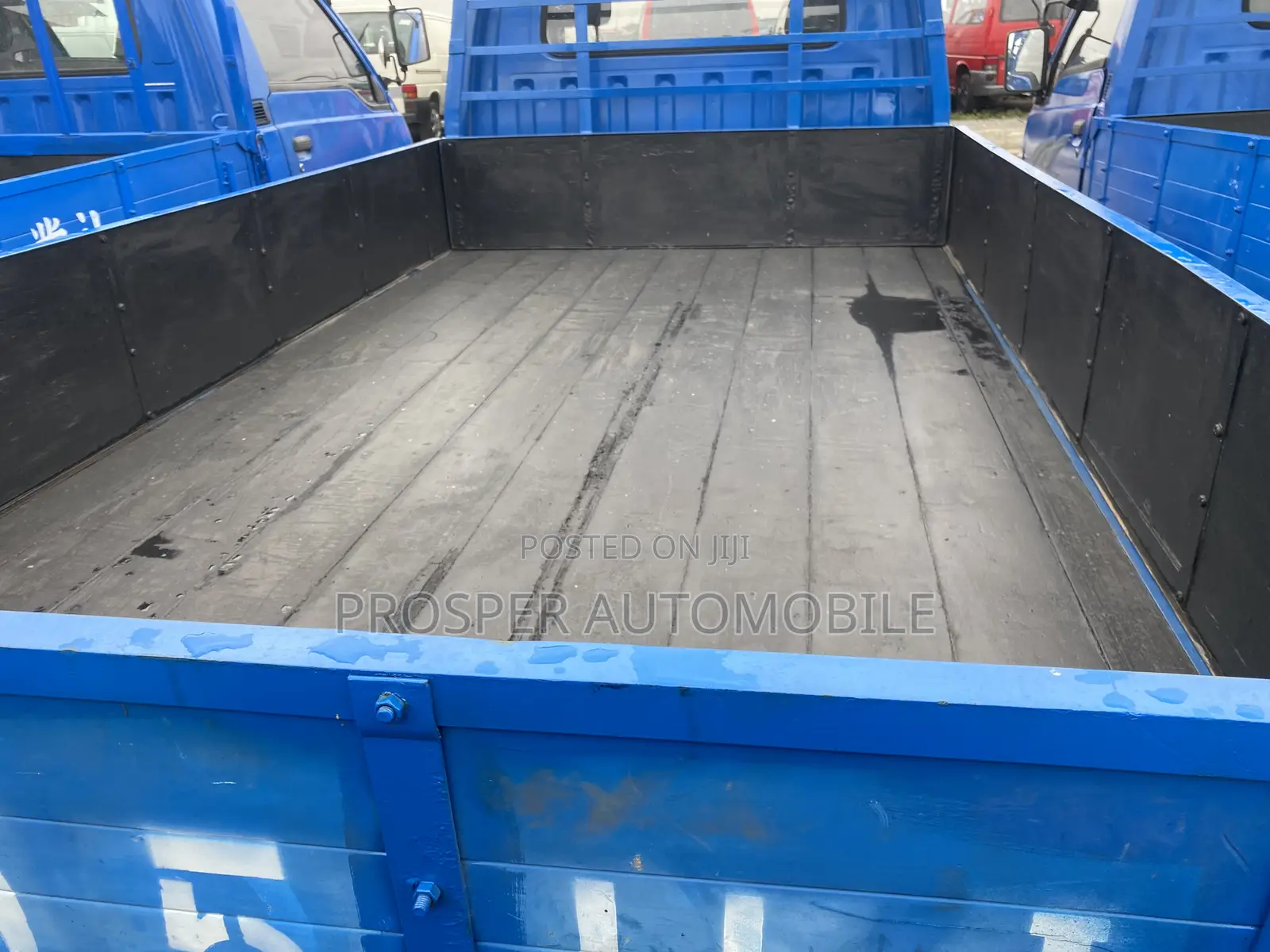 Mitsubishi Deleca Truck Blue