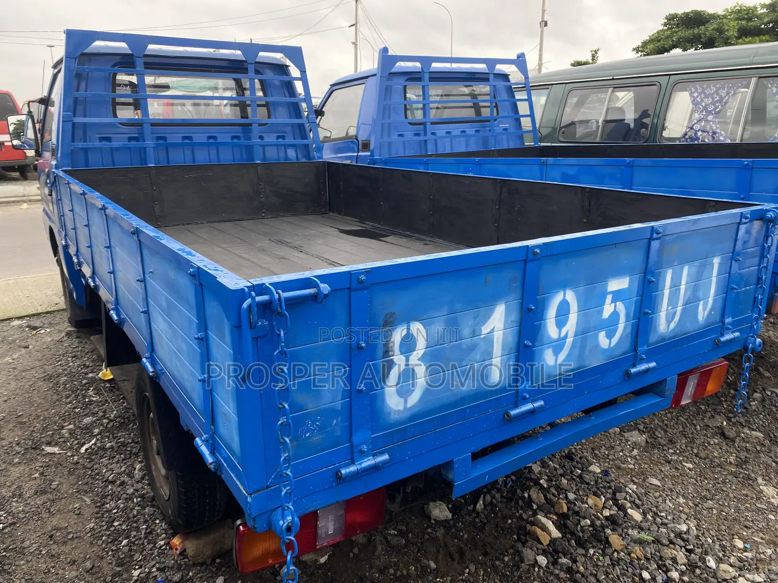 Mitsubishi Deleca Truck Blue