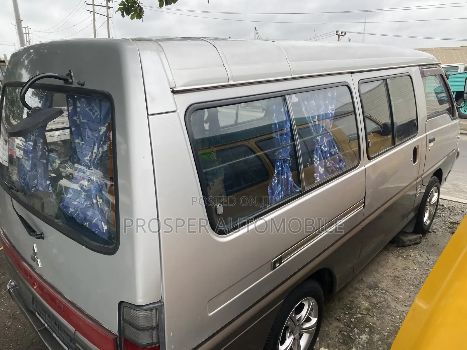 Mitsubishi Delica 2010 Grey