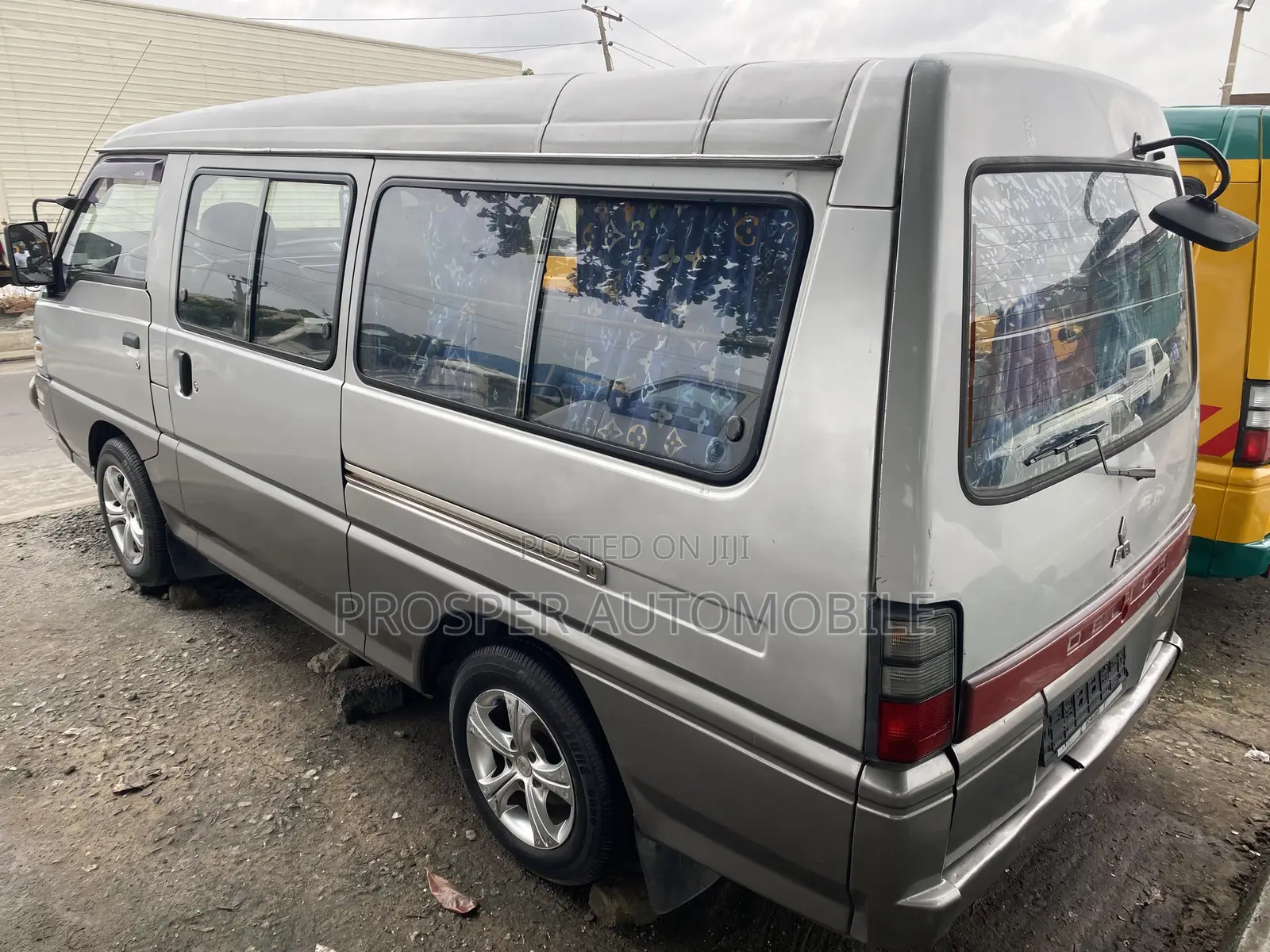 Mitsubishi Delica 2010 Grey