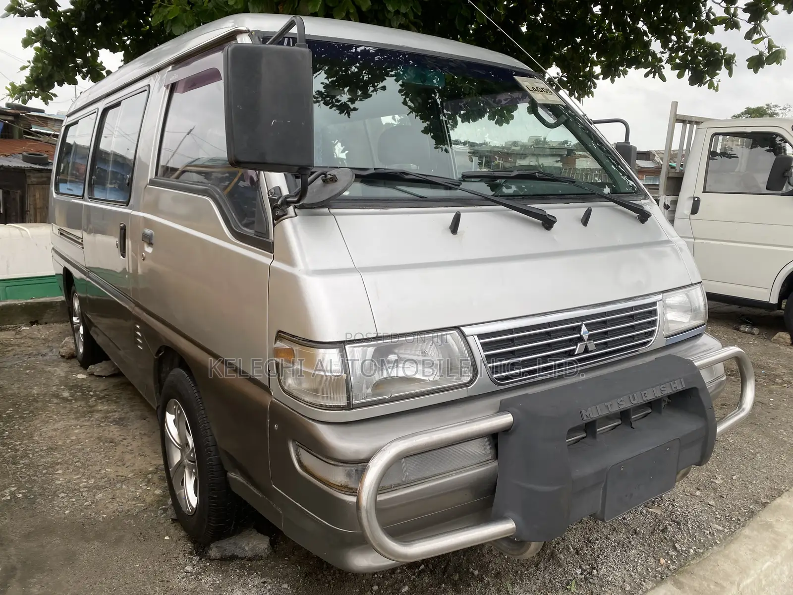 Mitsubishi Delica 2010 Silver