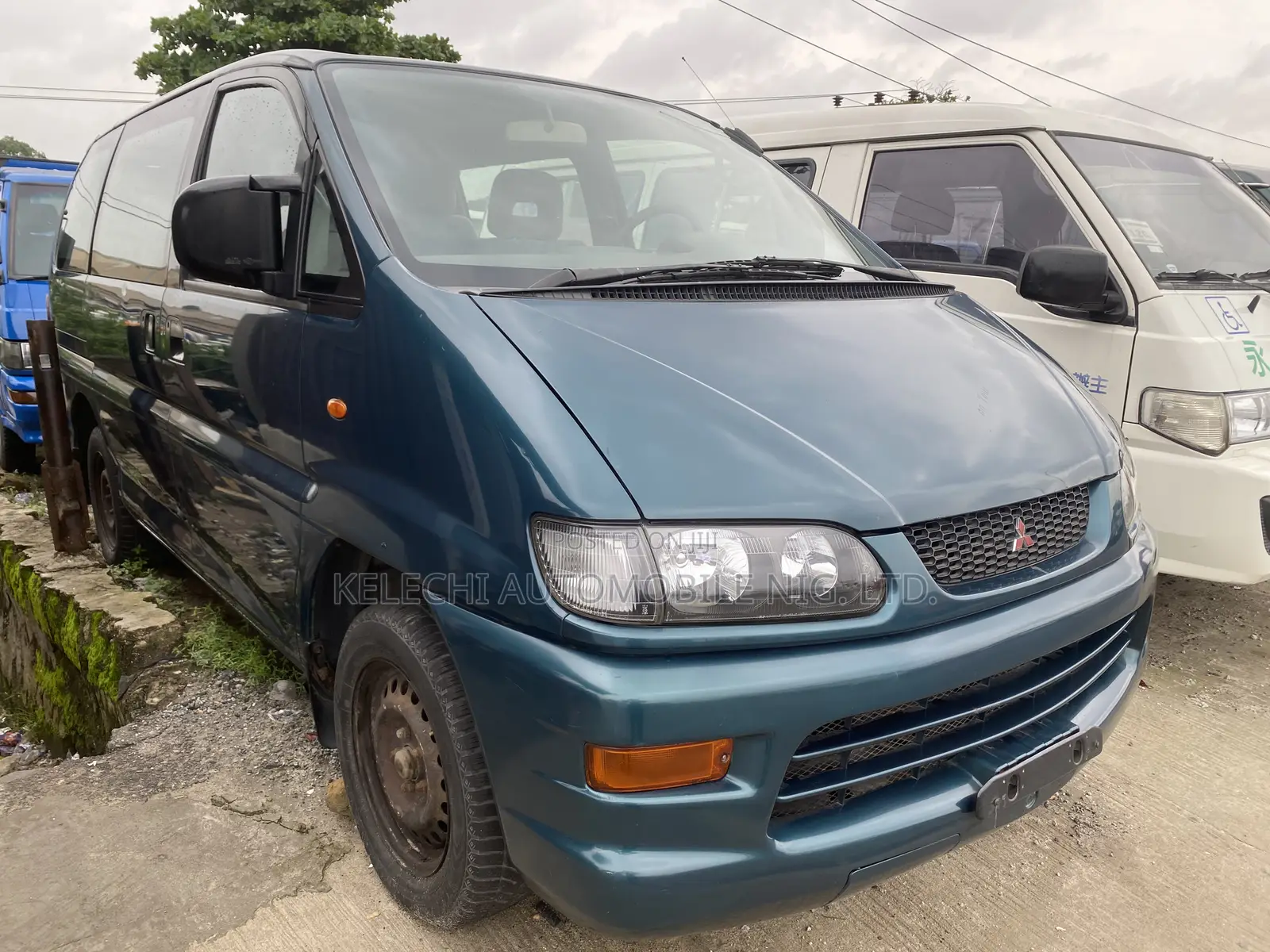 Mitsubishi Space Gear 2003 Blue