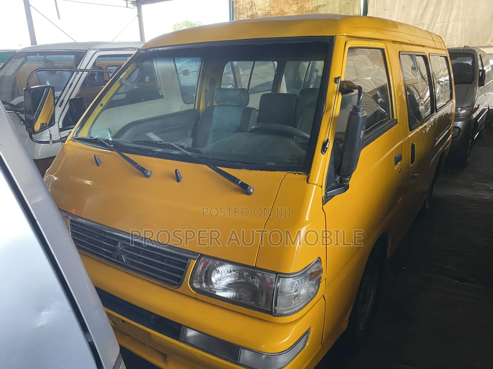 Mitsubishi Delica 2007 Yellow