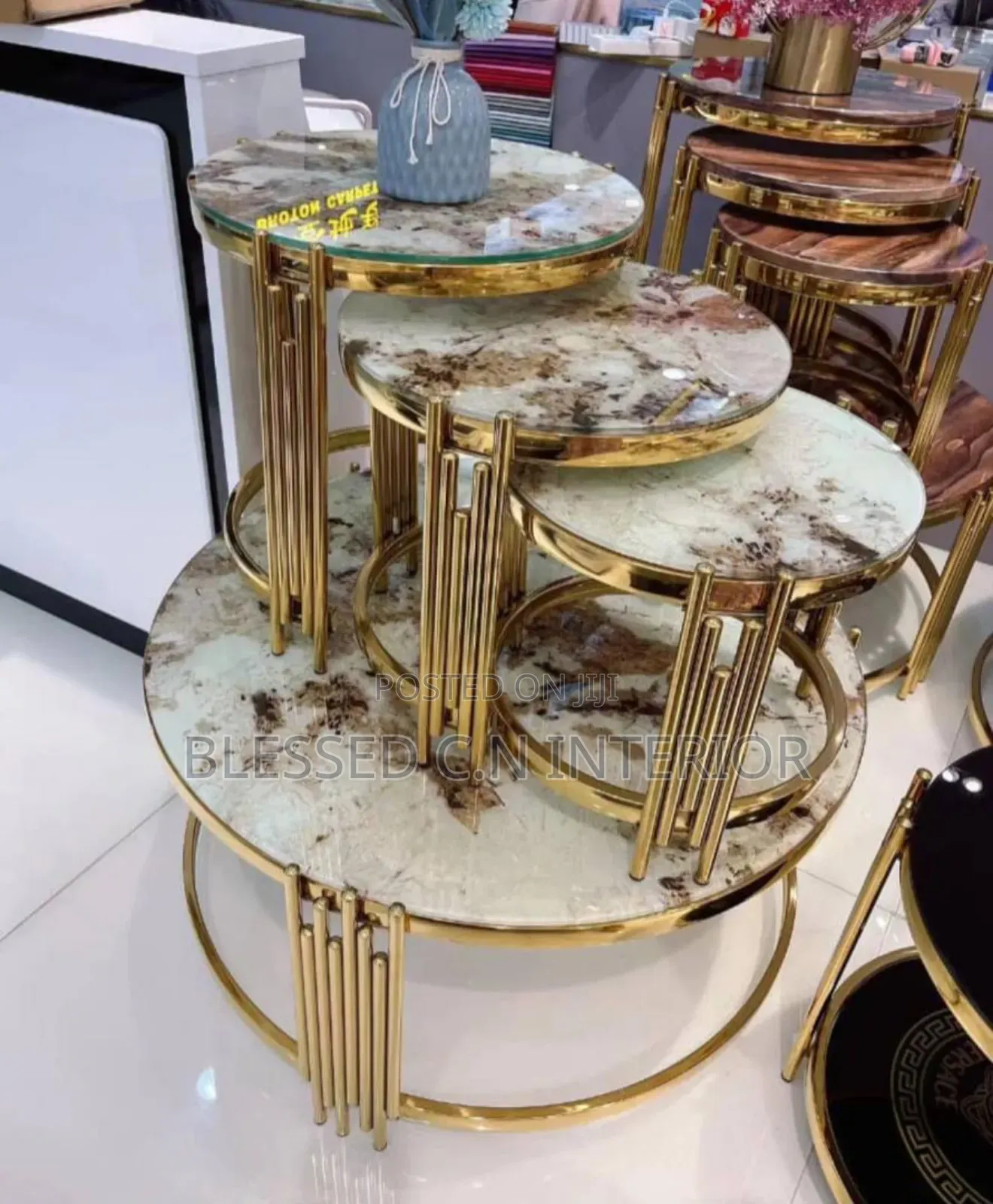 Classic Higher Quality Center Table With Barstools