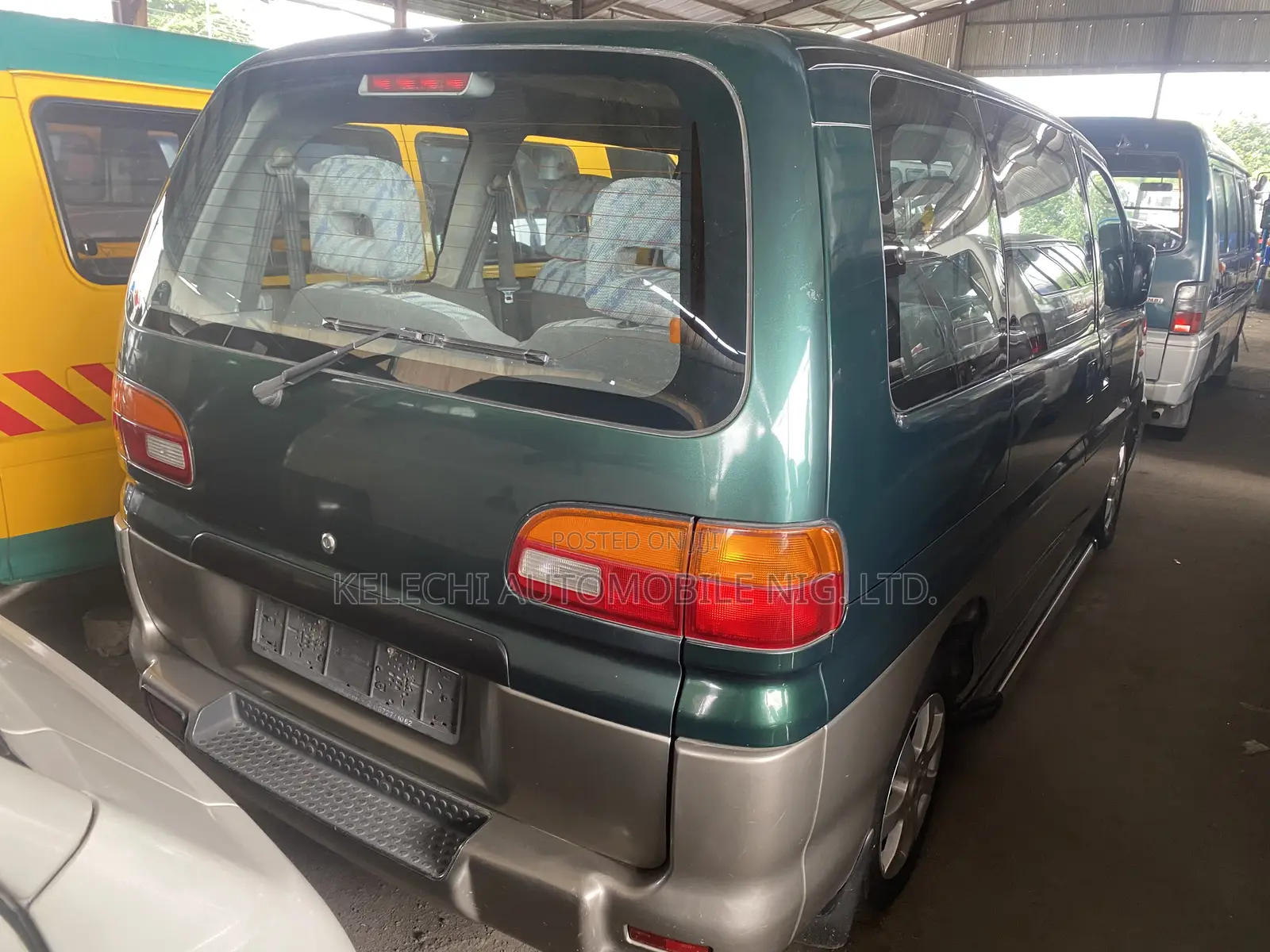 Mitsubishi Space Gear 2003 Green
