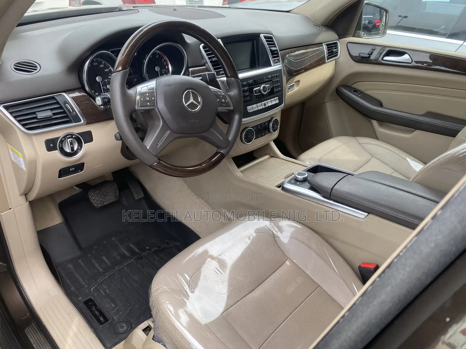 Mercedes-Benz M Class ML350 4dr SUV (3.5L 6cyl 7A) 2014 Gold