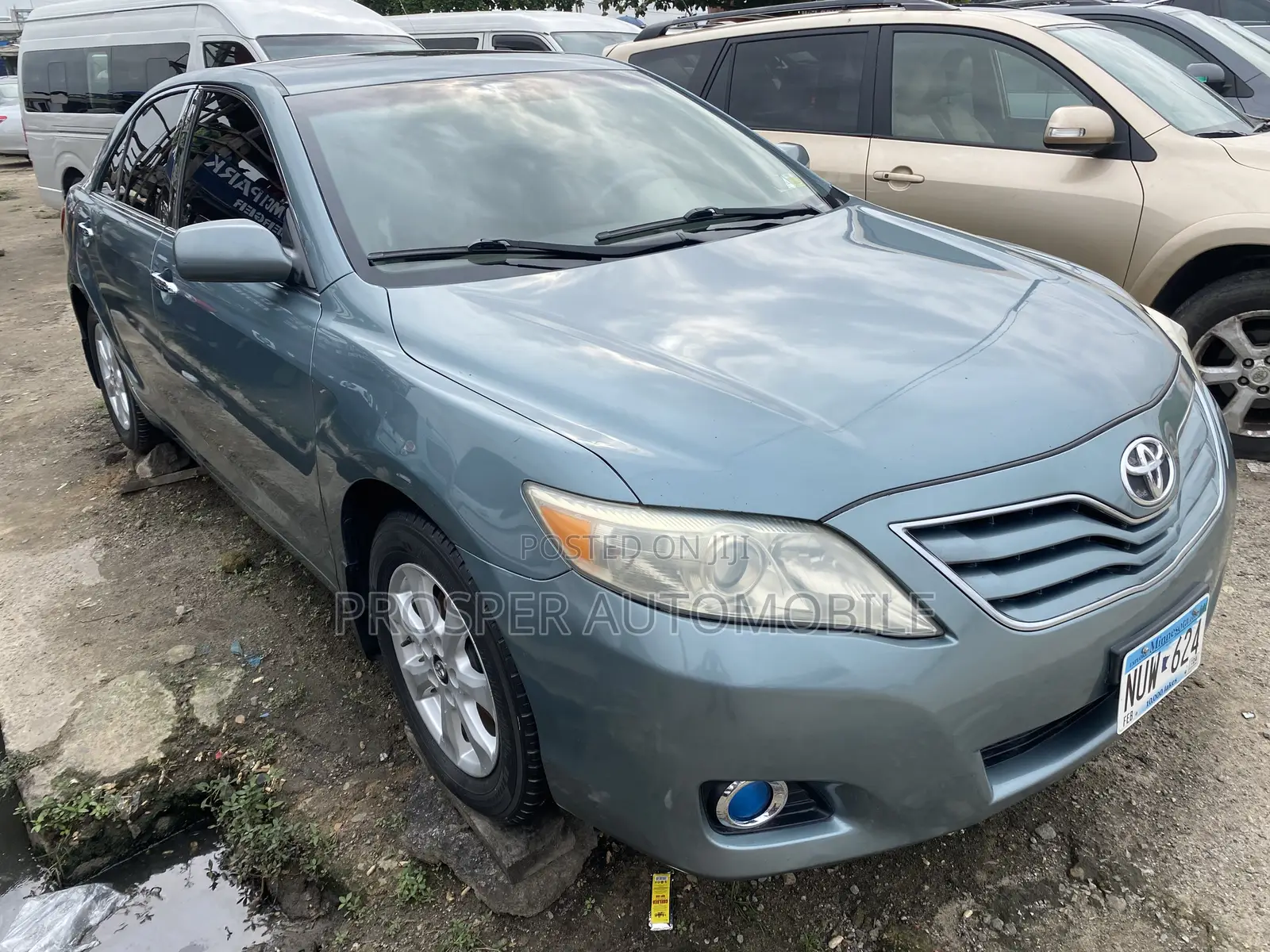 Toyota Camry 2010 Green