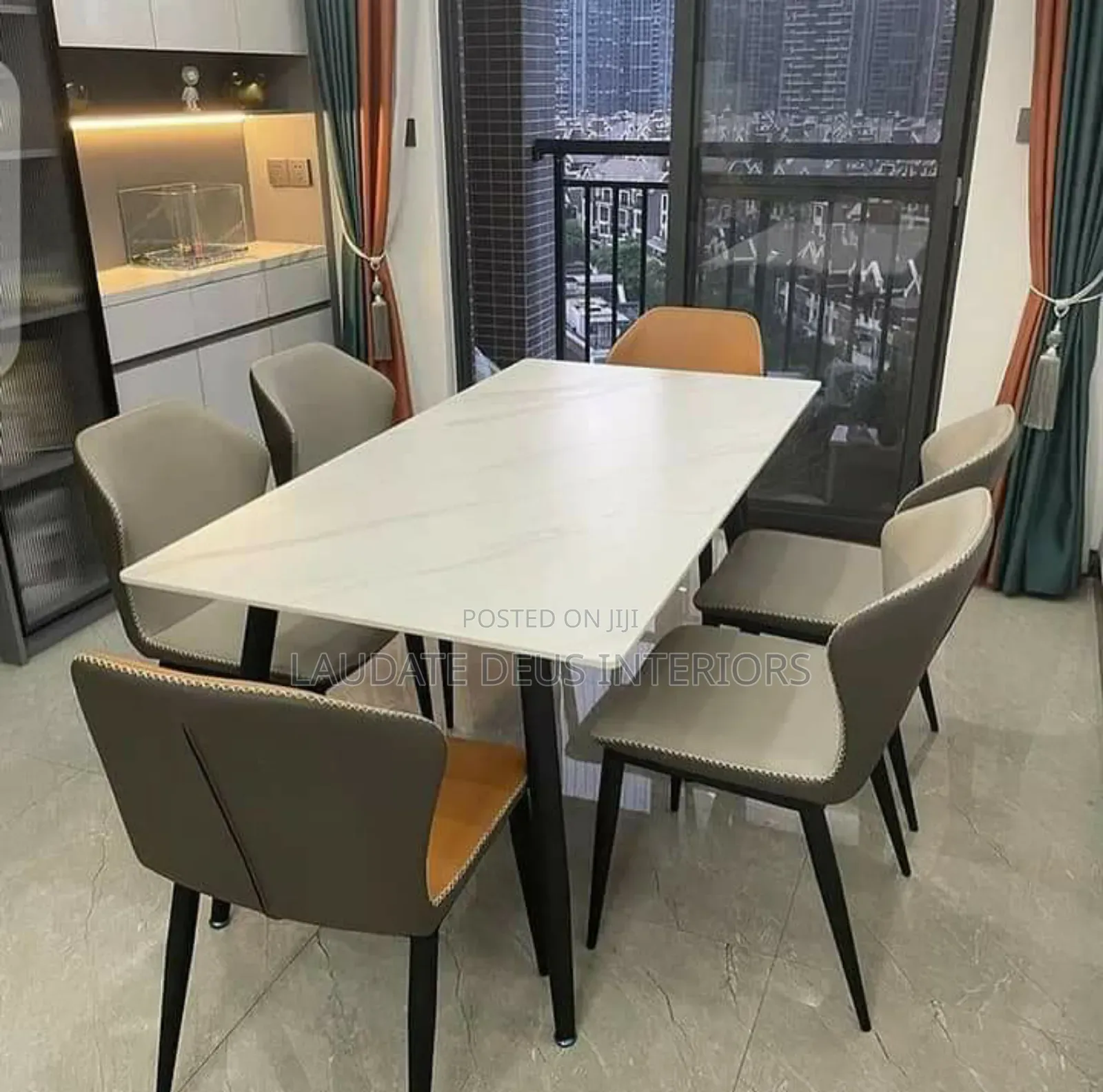 New Imported Classic 6 Seaters Marble Top Dining Set