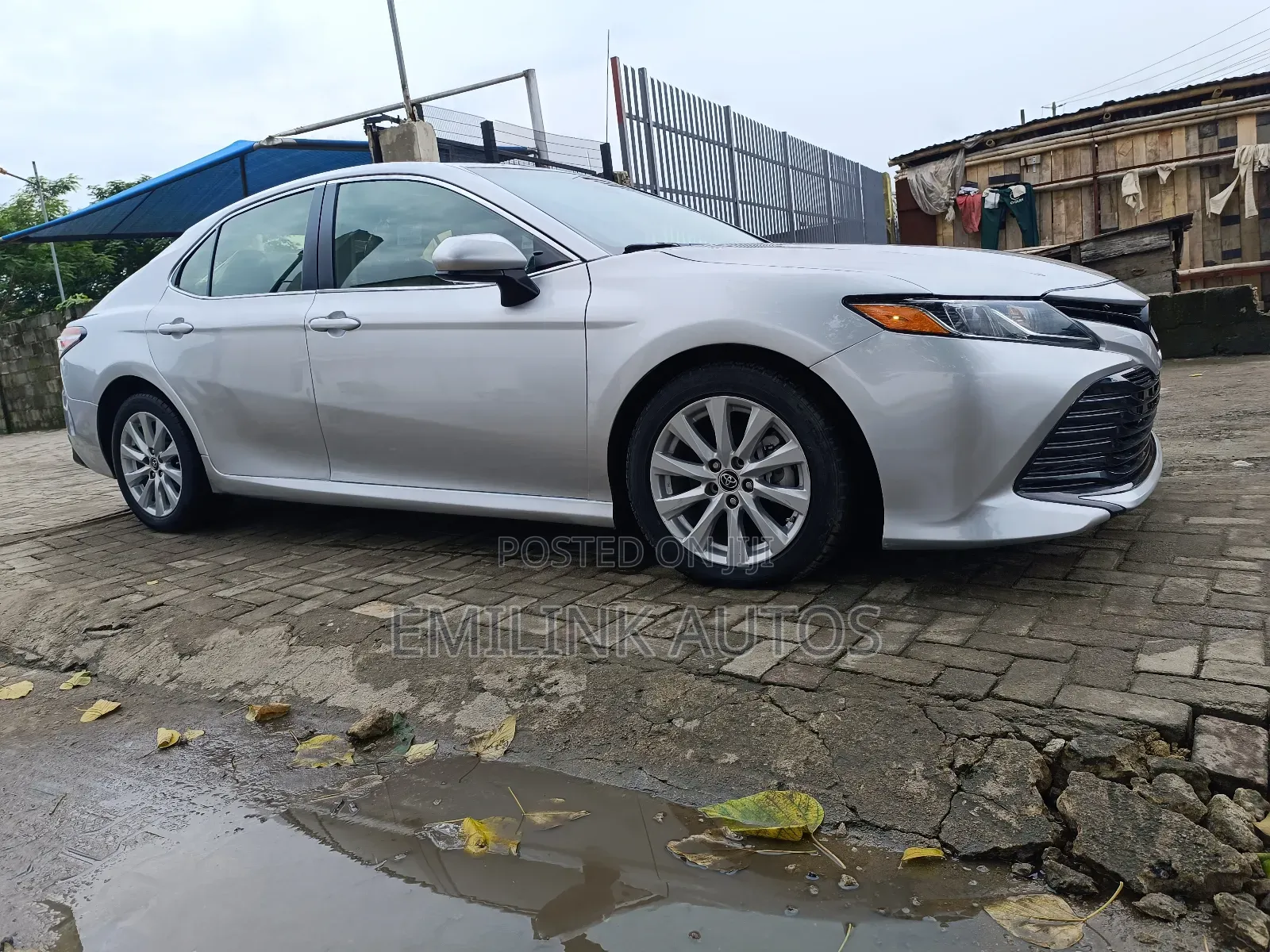 Toyota Camry LE FWD (2.5L 4cyl 8AM) 2018 Silver