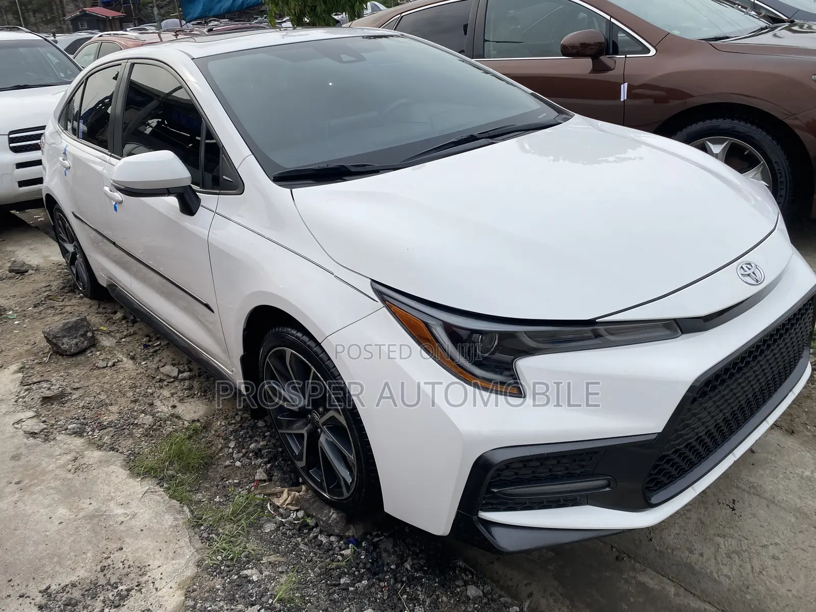 Toyota Corolla SE 2021 White