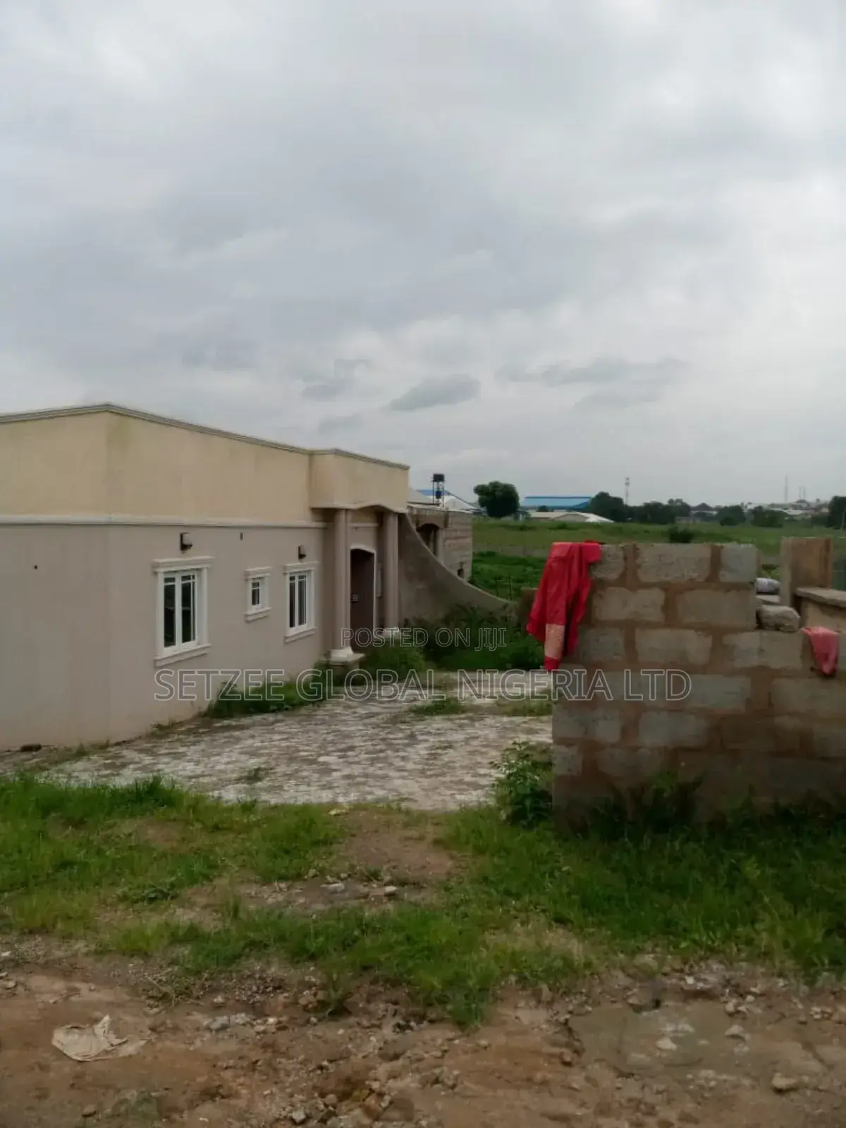 3bdrm Bungalow in Upper Room Estate, Dei-Dei for sale