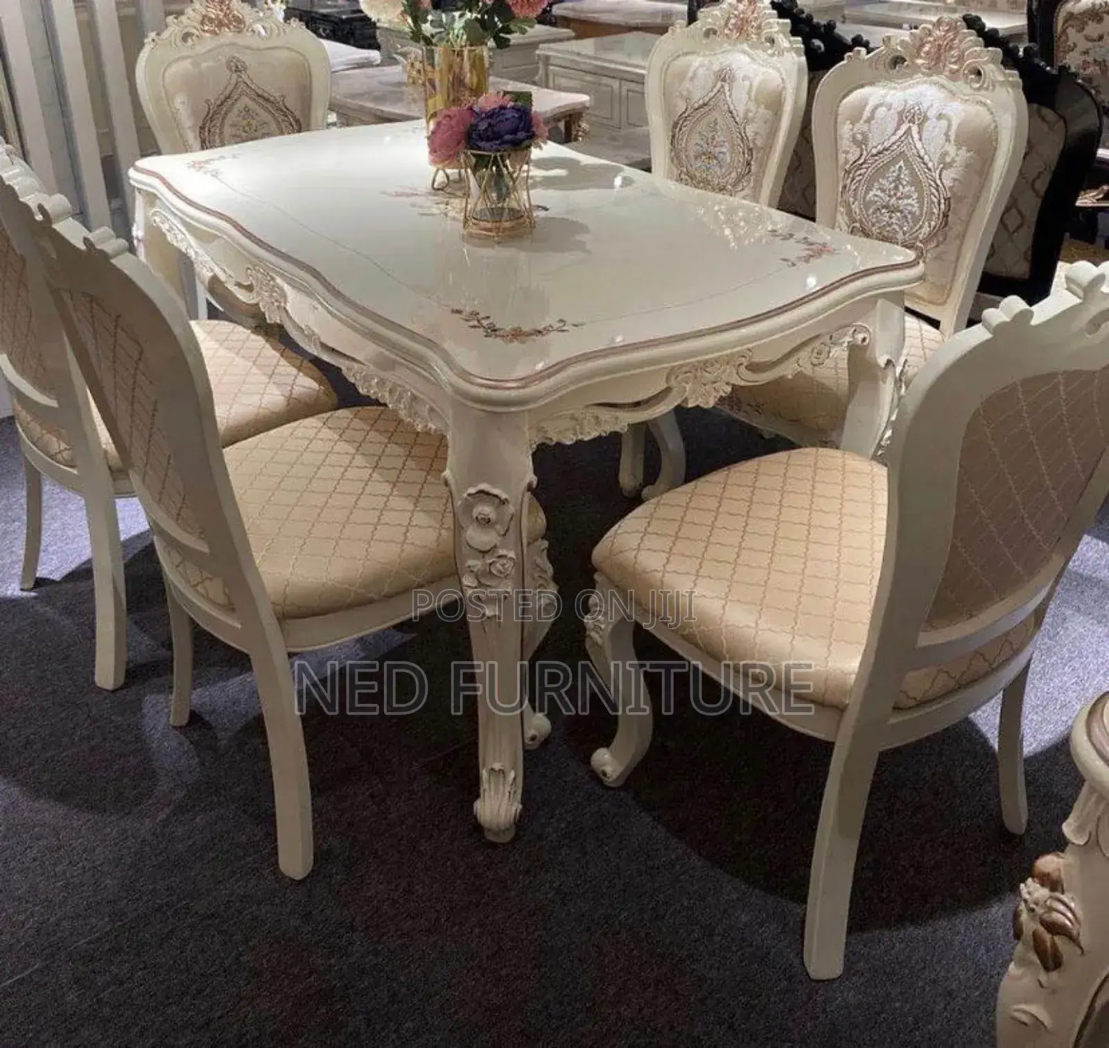 Quality Royale Dining by 6 Seaters Set