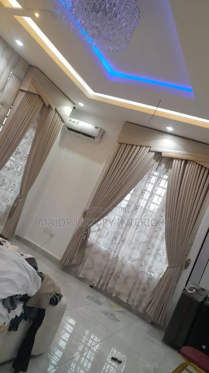 Premium Design Curtains With Unique Board