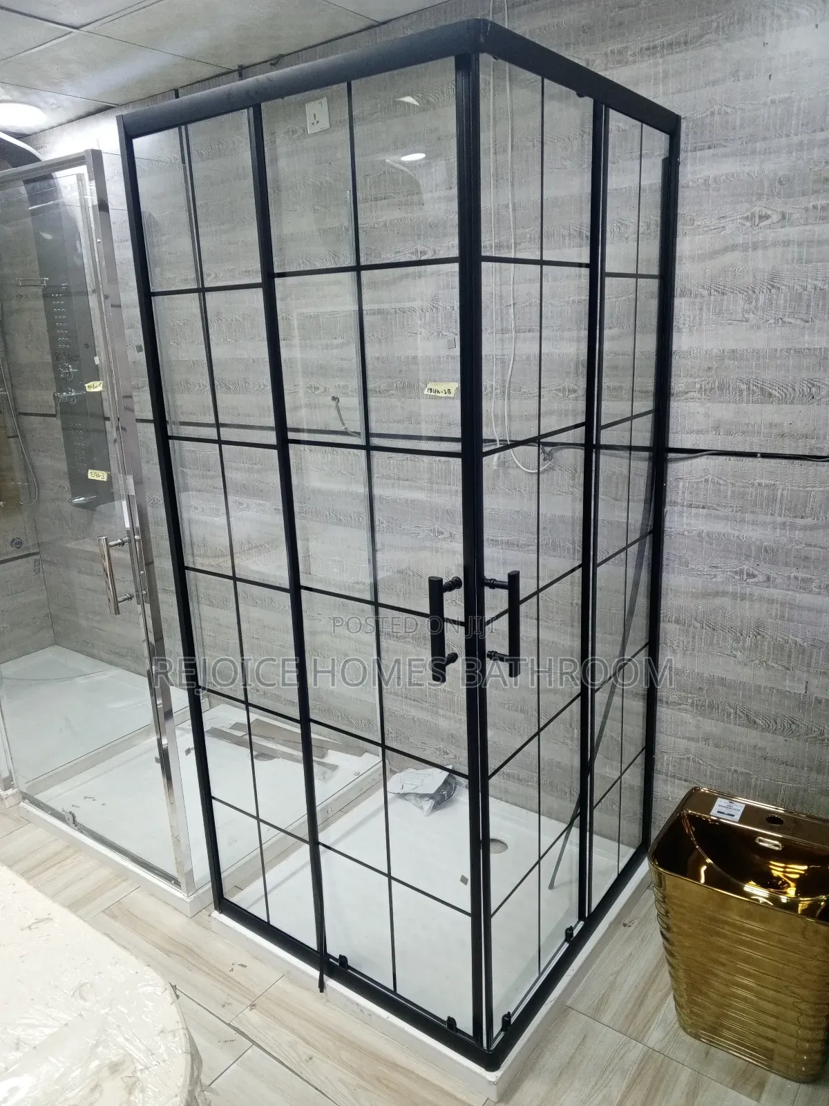 Quality Black Frame Cubicle
