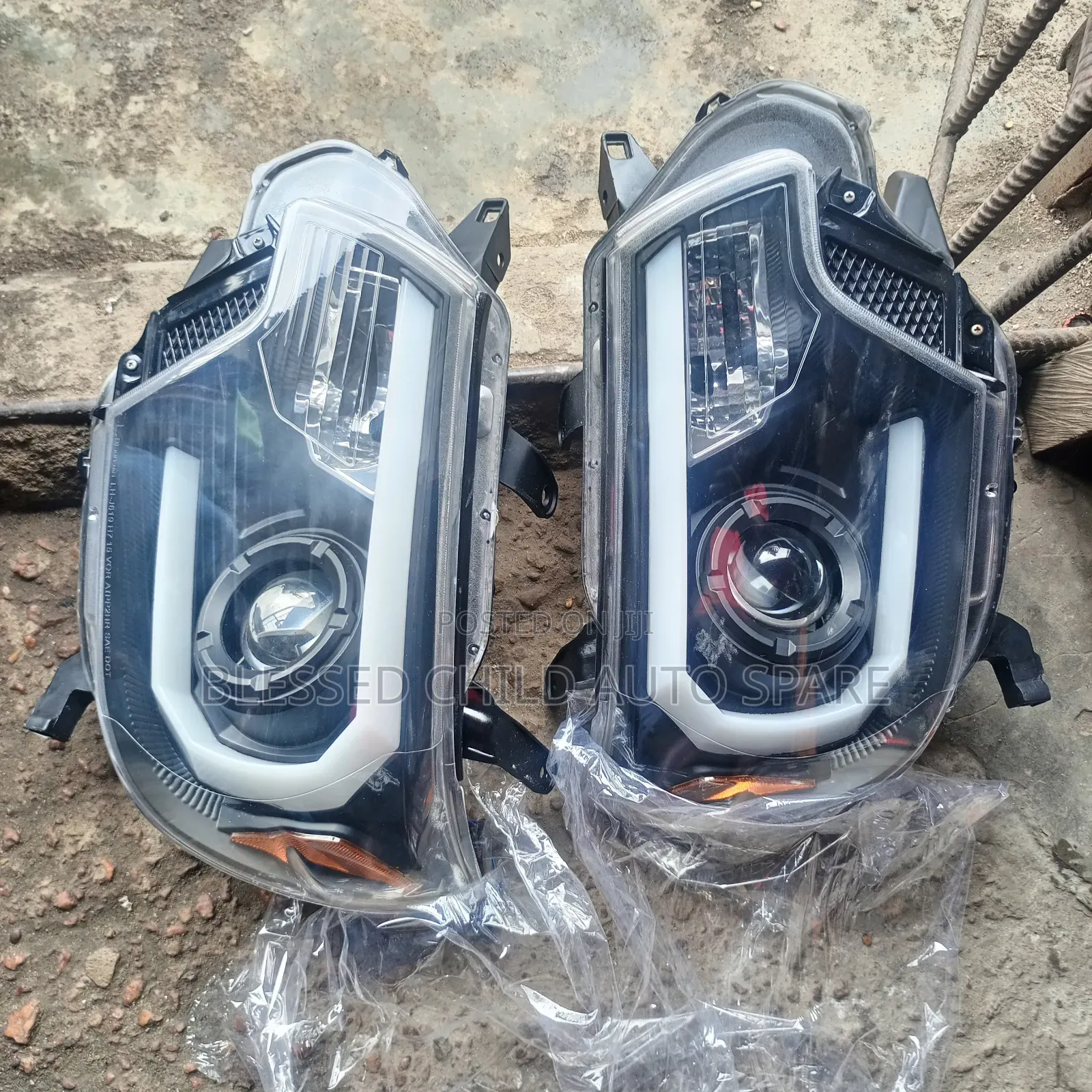 Headlamp Toyota Tacoma 2010-2012 LED
