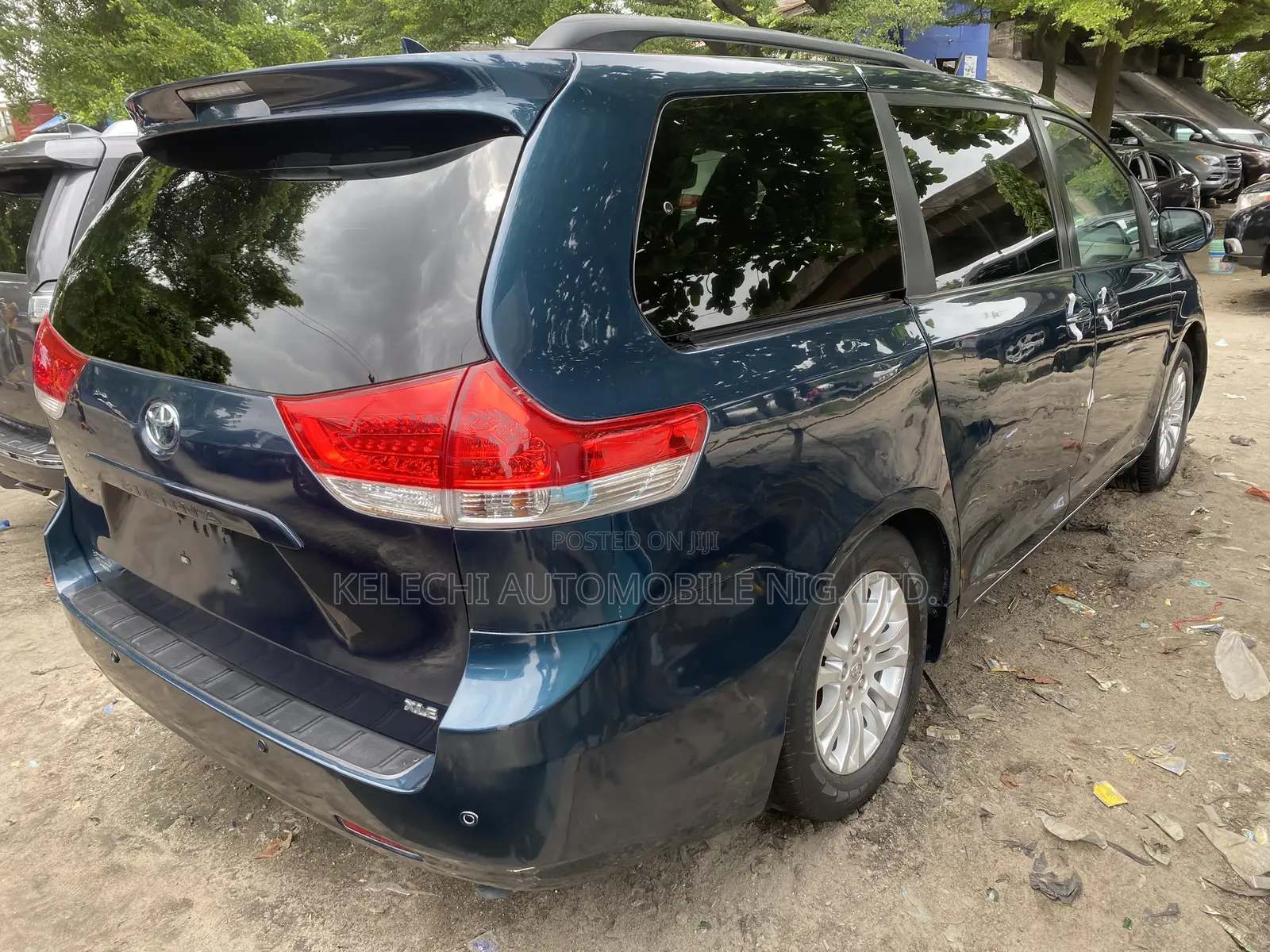 Toyota Sienna XLE FWD 8-Passenger 2013 Blue