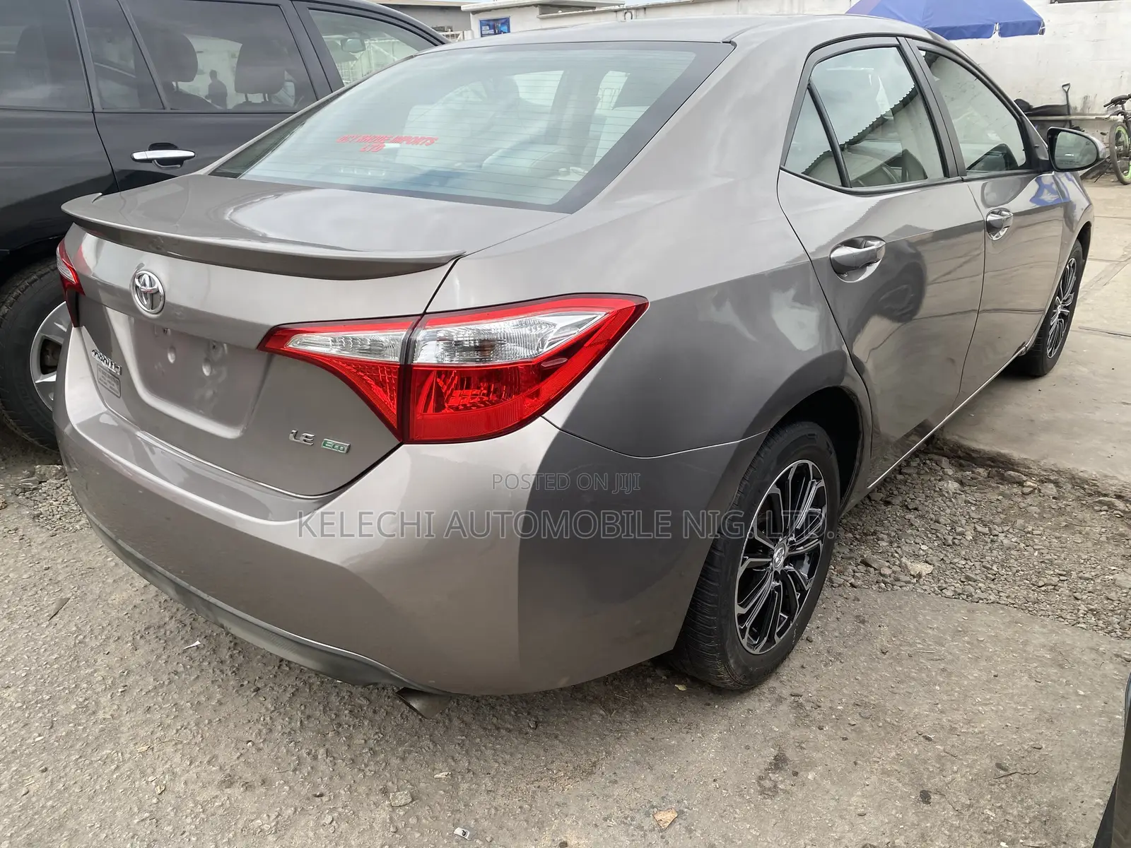 Toyota Corolla LE Eco 4dr Sedan (1.8L 4cyl CVT) 2015 Gold