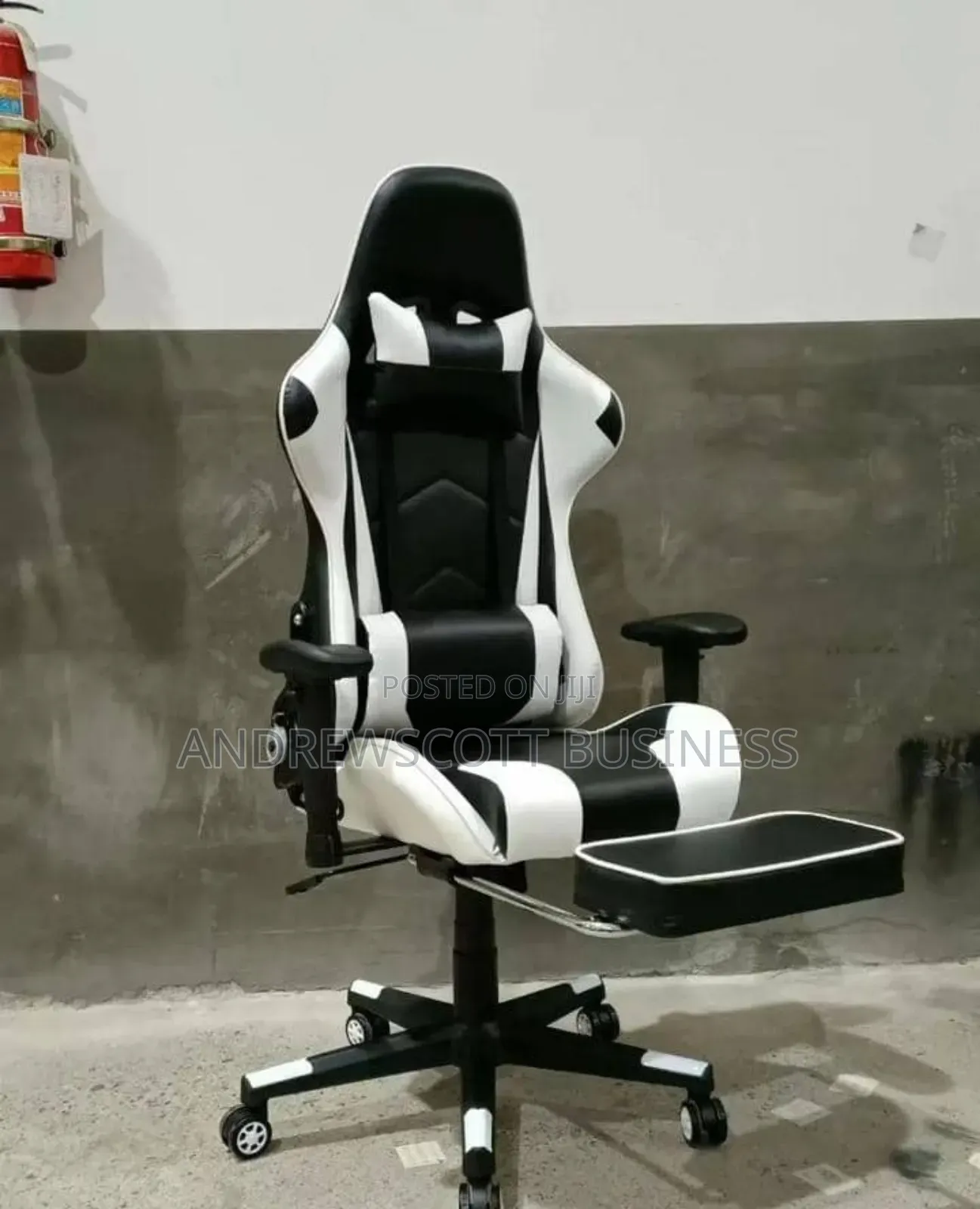 Gaming Chair All Black and White and Black