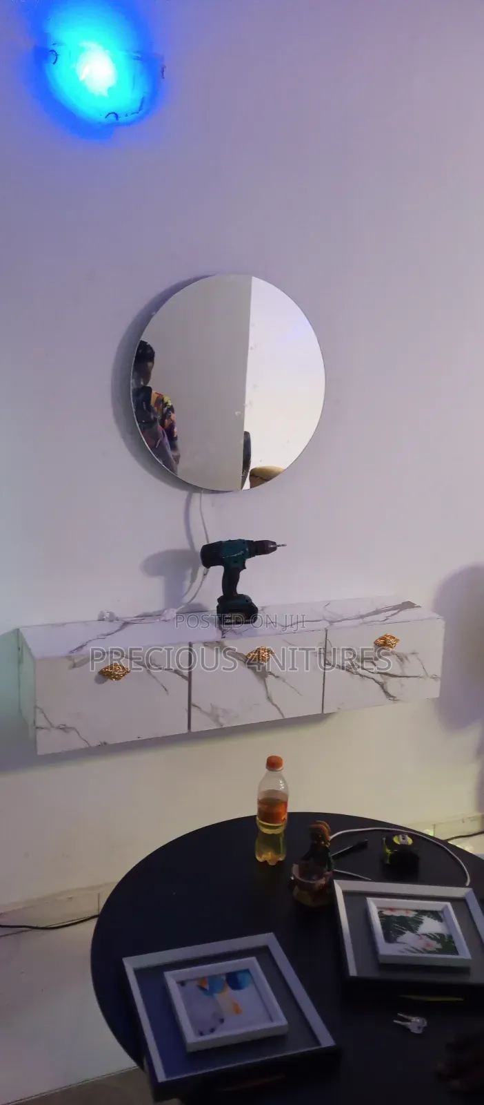 Mirror Stand