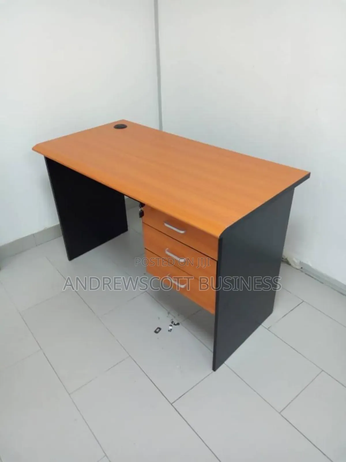NAD 4ft (120cm X 60cm X 75cm ) Table