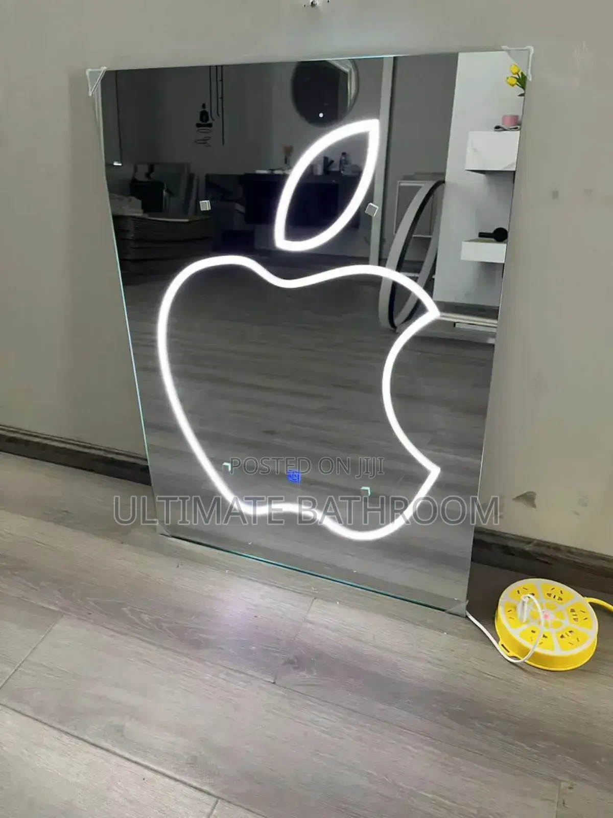80x60cm Apple Design Bathroom Mirror With Light