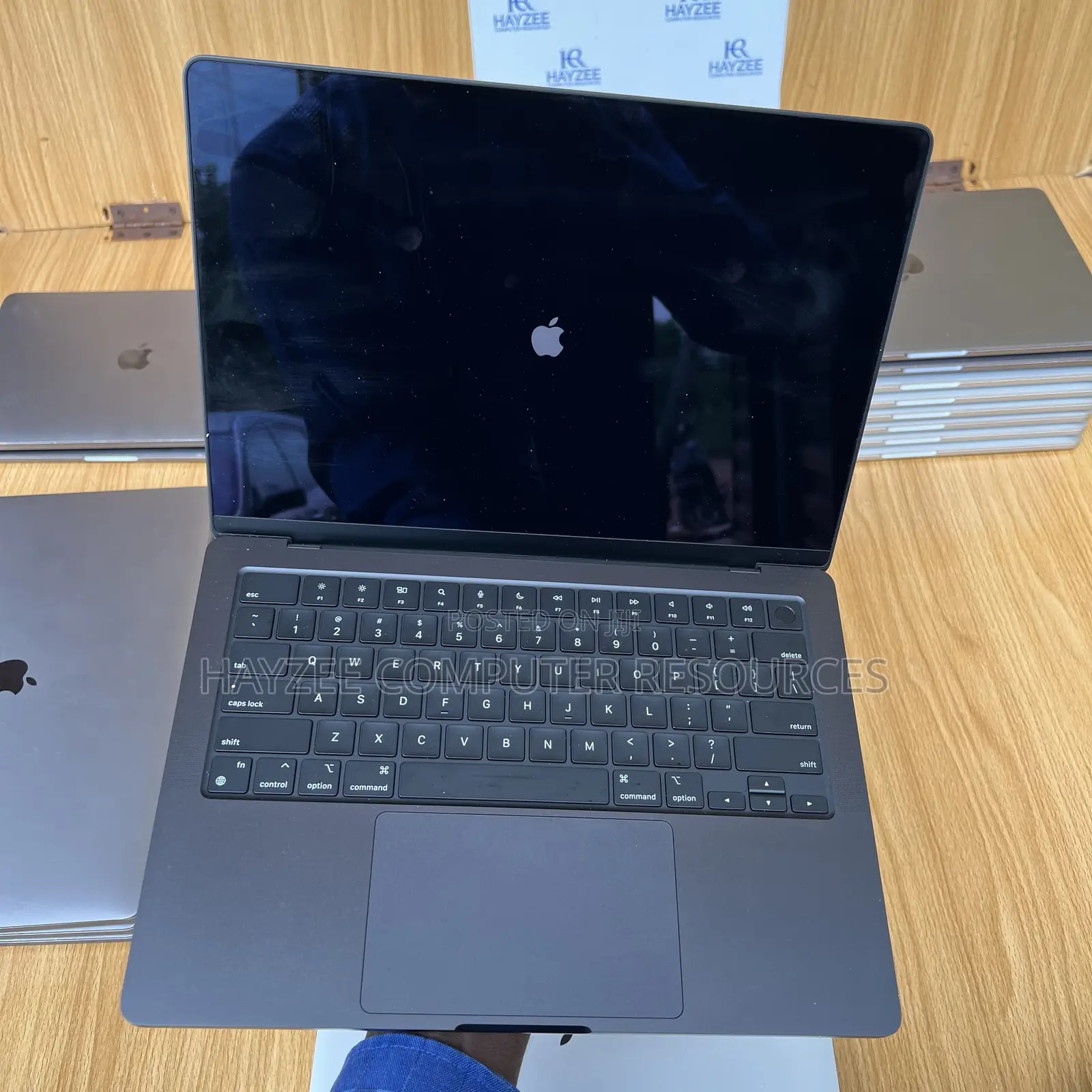 Laptop Apple MacBook Pro 2023 M3 14-Inch 18GB Intel Core M SSD 512GB