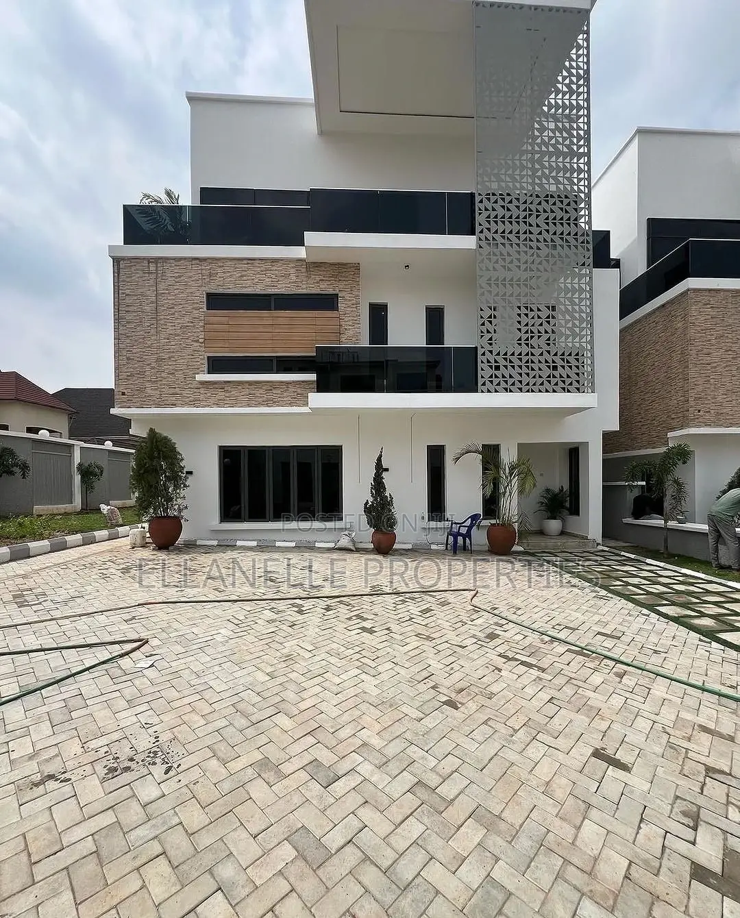 6bdrm Duplex in Maitama for sale