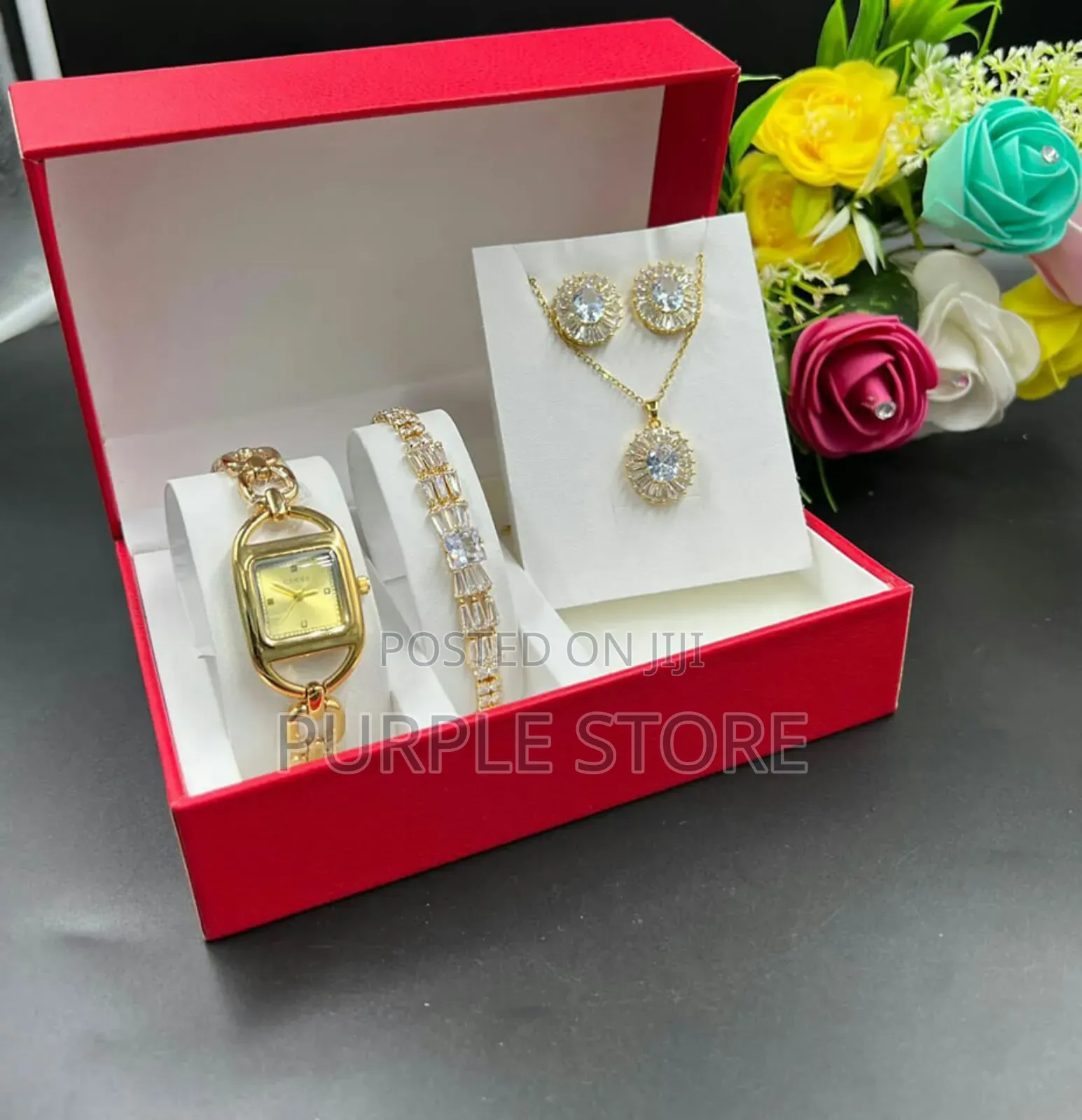Gucci Female Watch and Jewellery Set