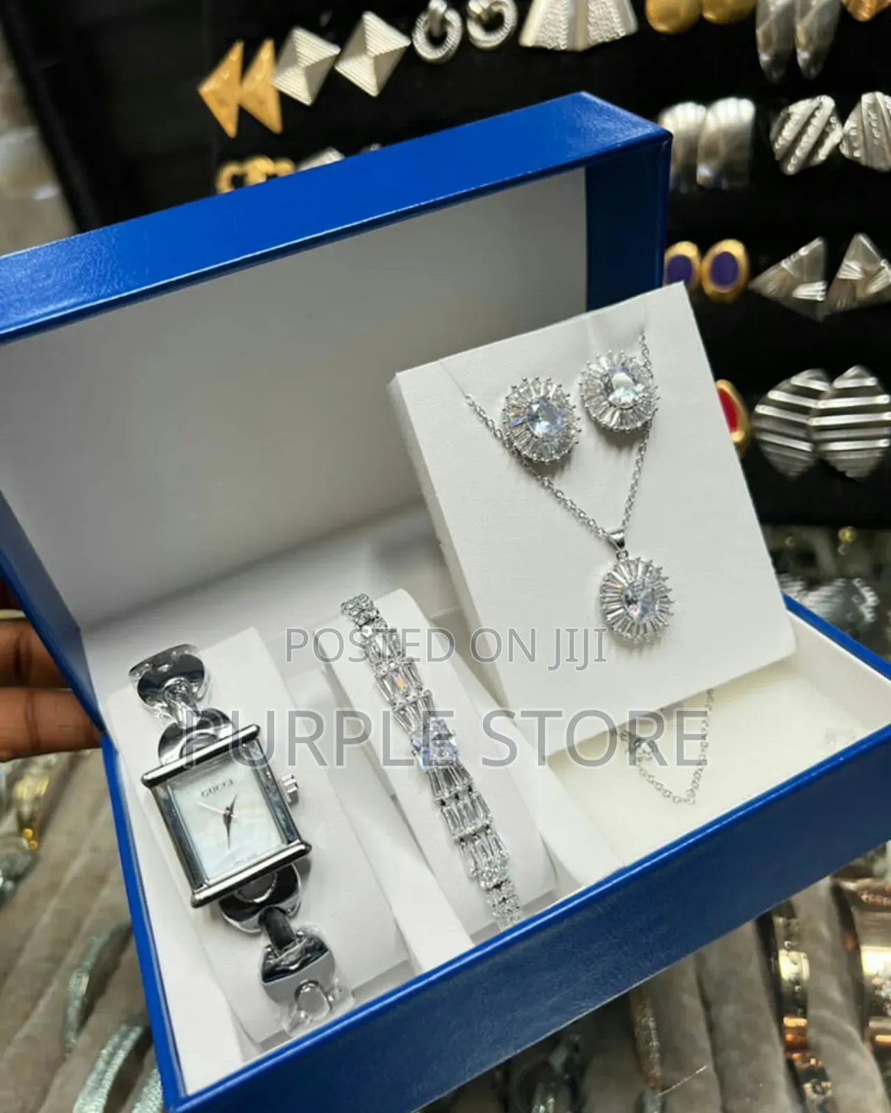 Gucci Female Watch and Jewellery Set
