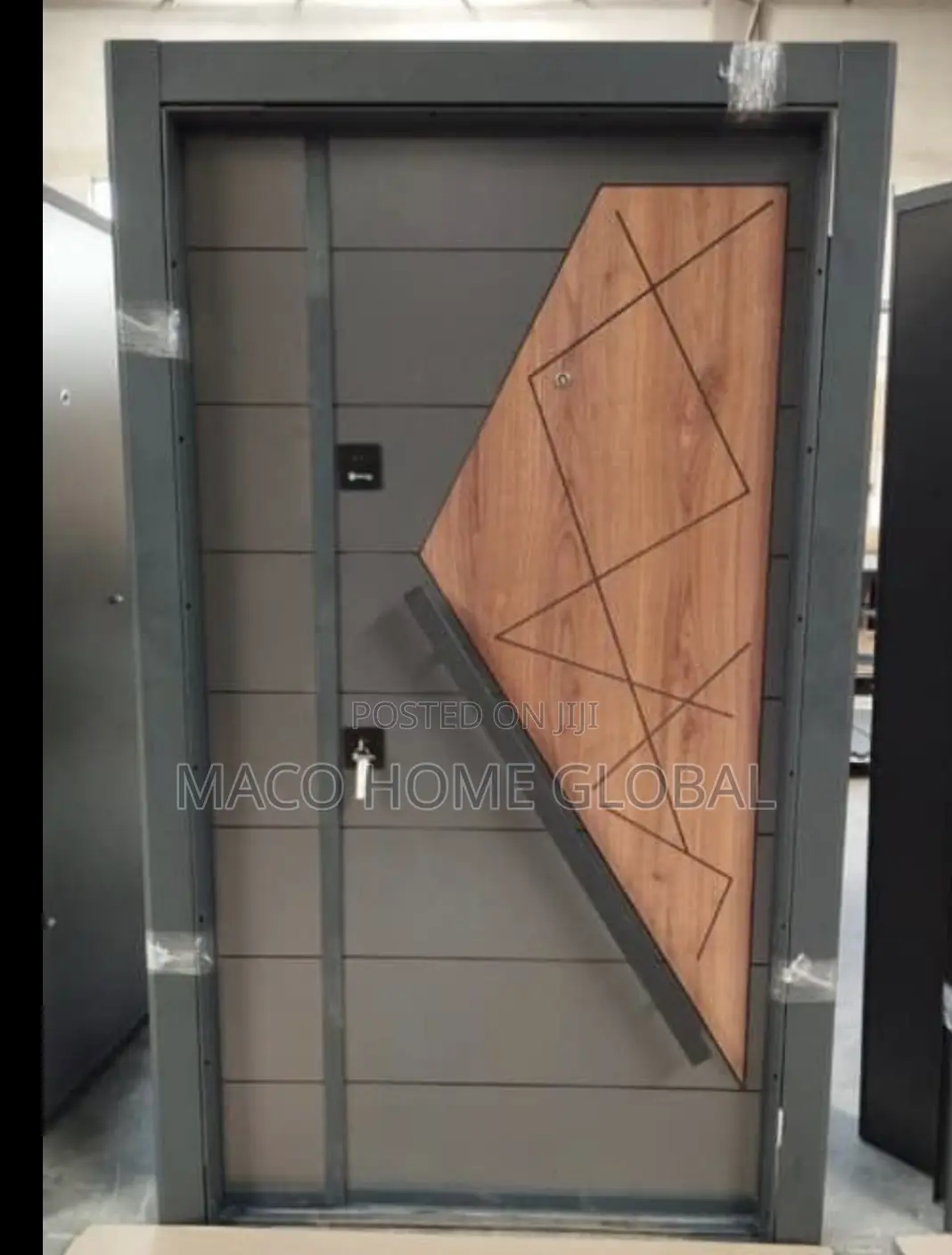 4ft by 7ft Luxury Door Wood Fece