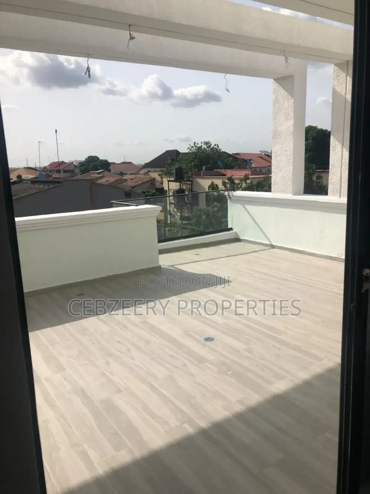 5bdrm Duplex in Omole Estate for sale