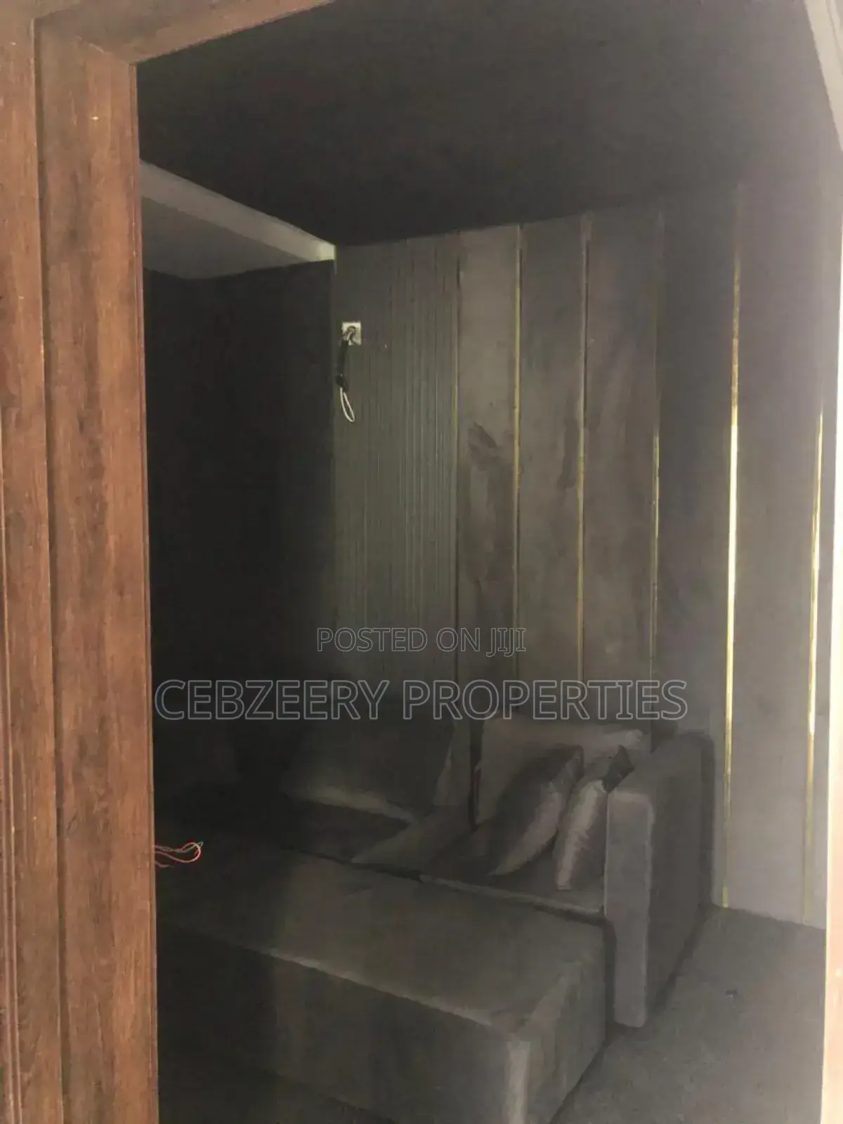 5bdrm Duplex in Omole Estate for sale