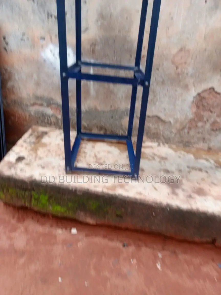 4 Tubular Battery Rack
