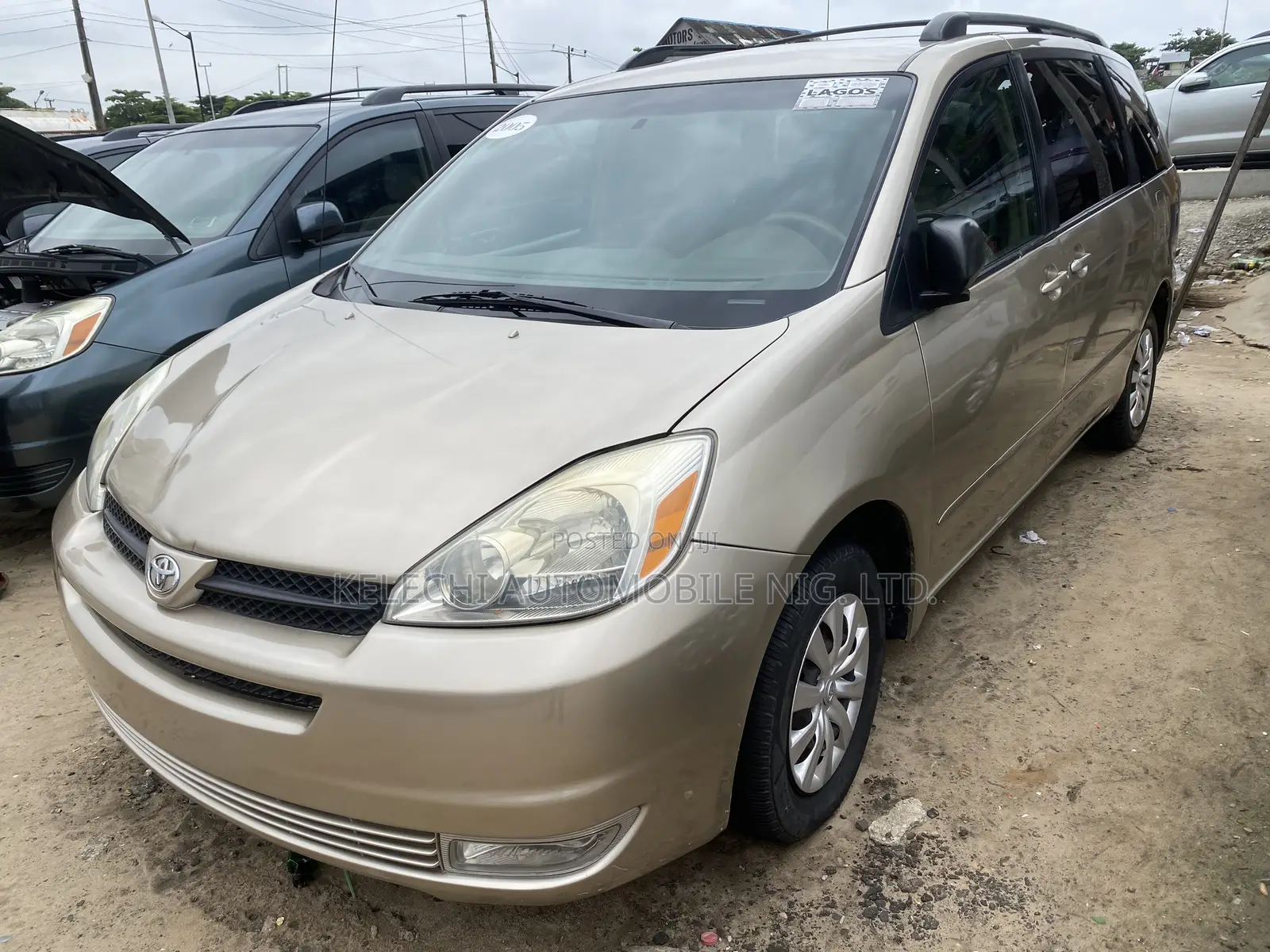 Toyota Sienna LE AWD 2005 Gold