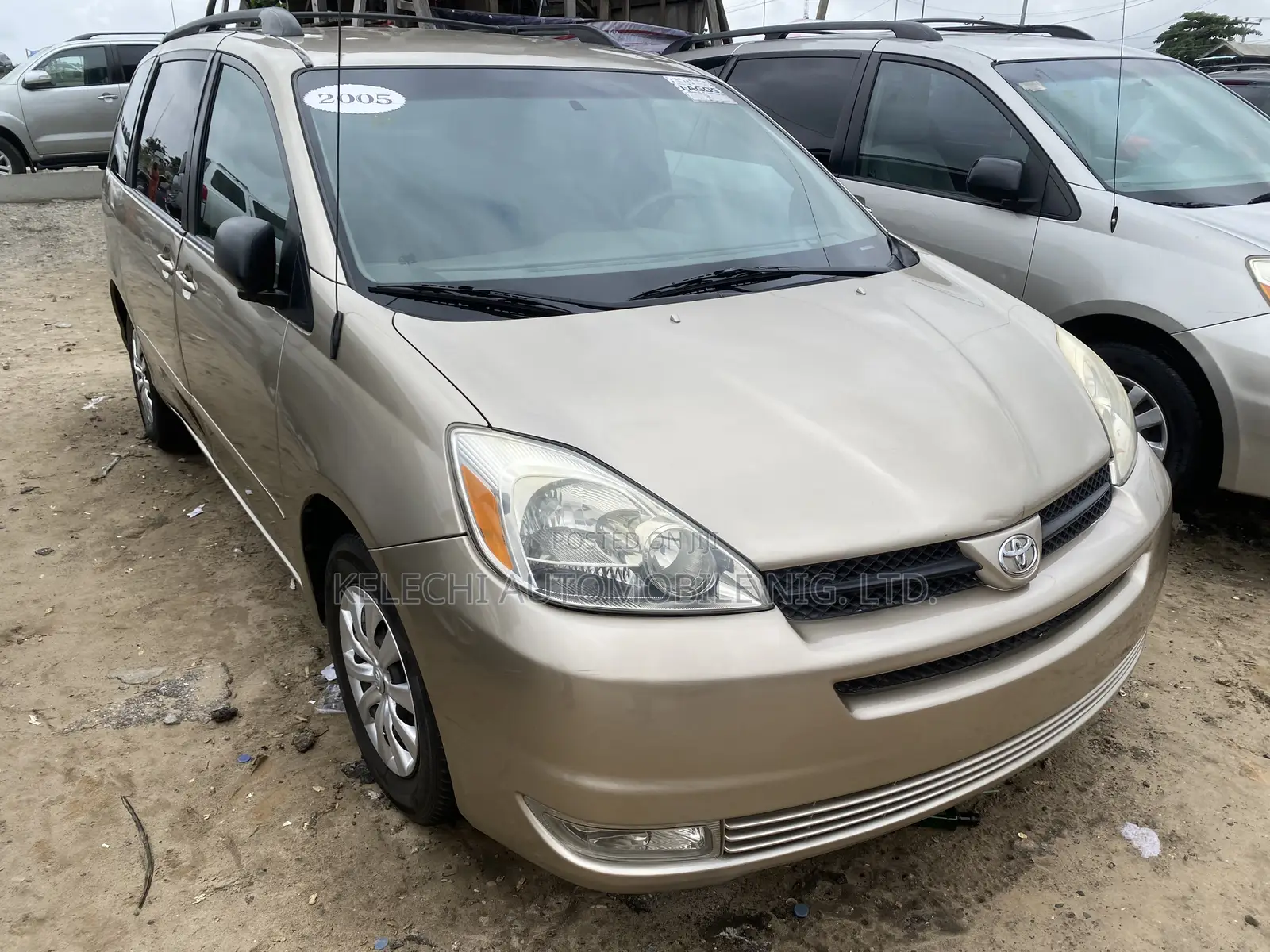Toyota Sienna LE AWD 2005 Gold