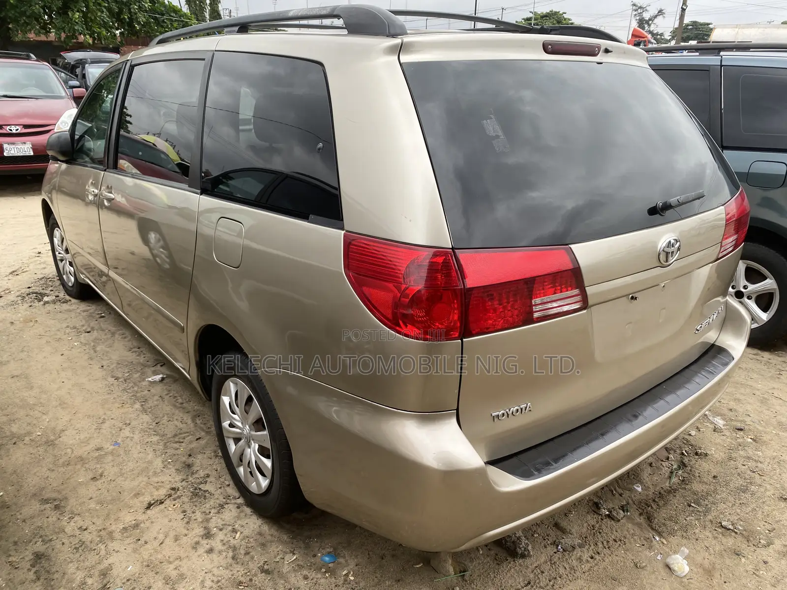 Toyota Sienna LE AWD 2005 Gold