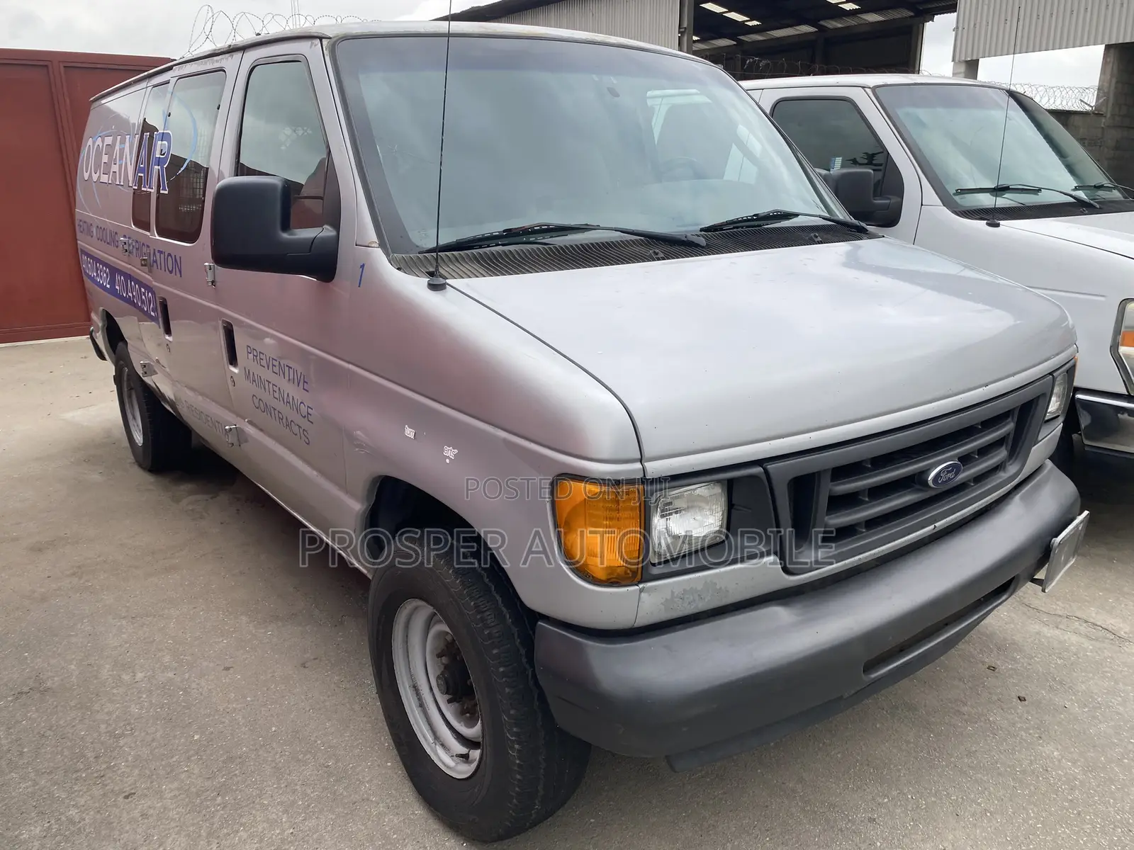 Ford E250 2006 Grey