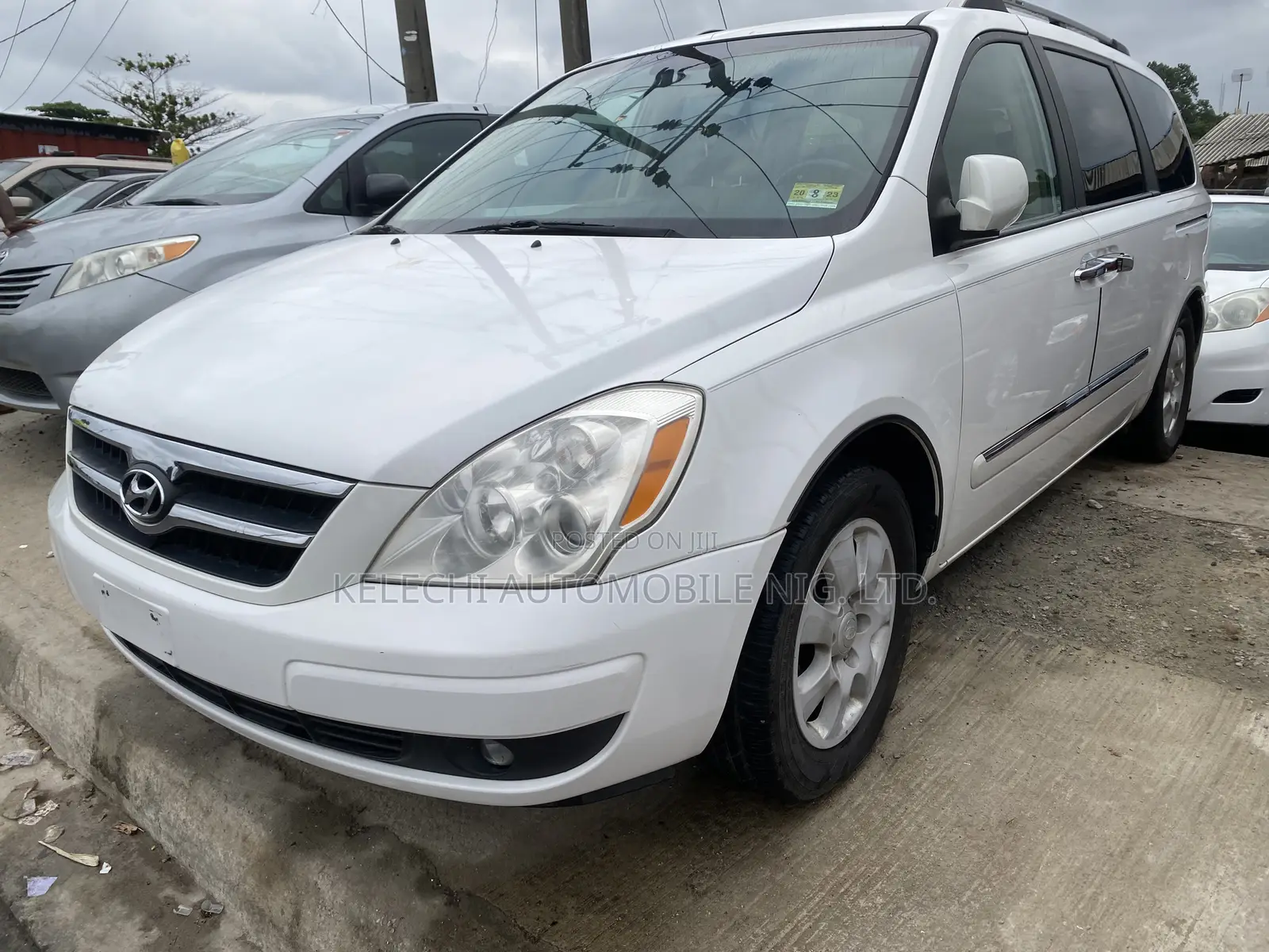 Hyundai Entourage 2007 White