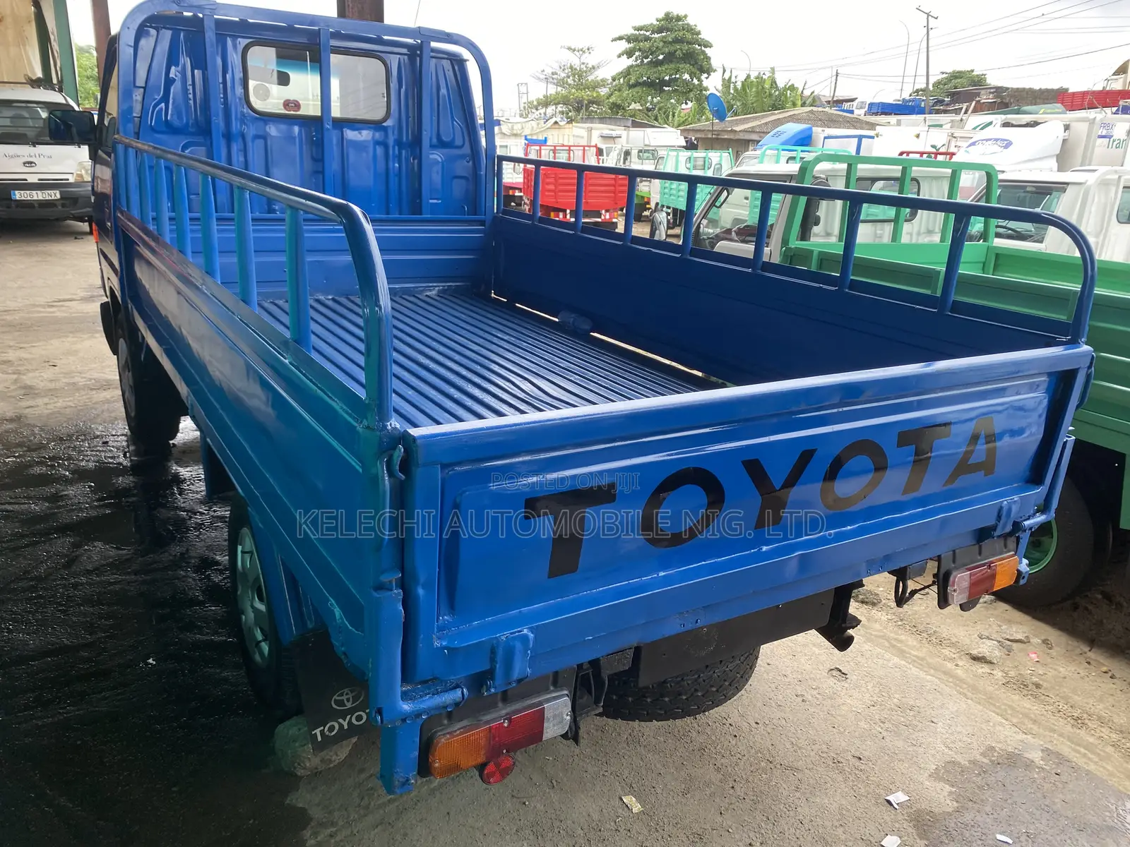 100 Toyota Dyna